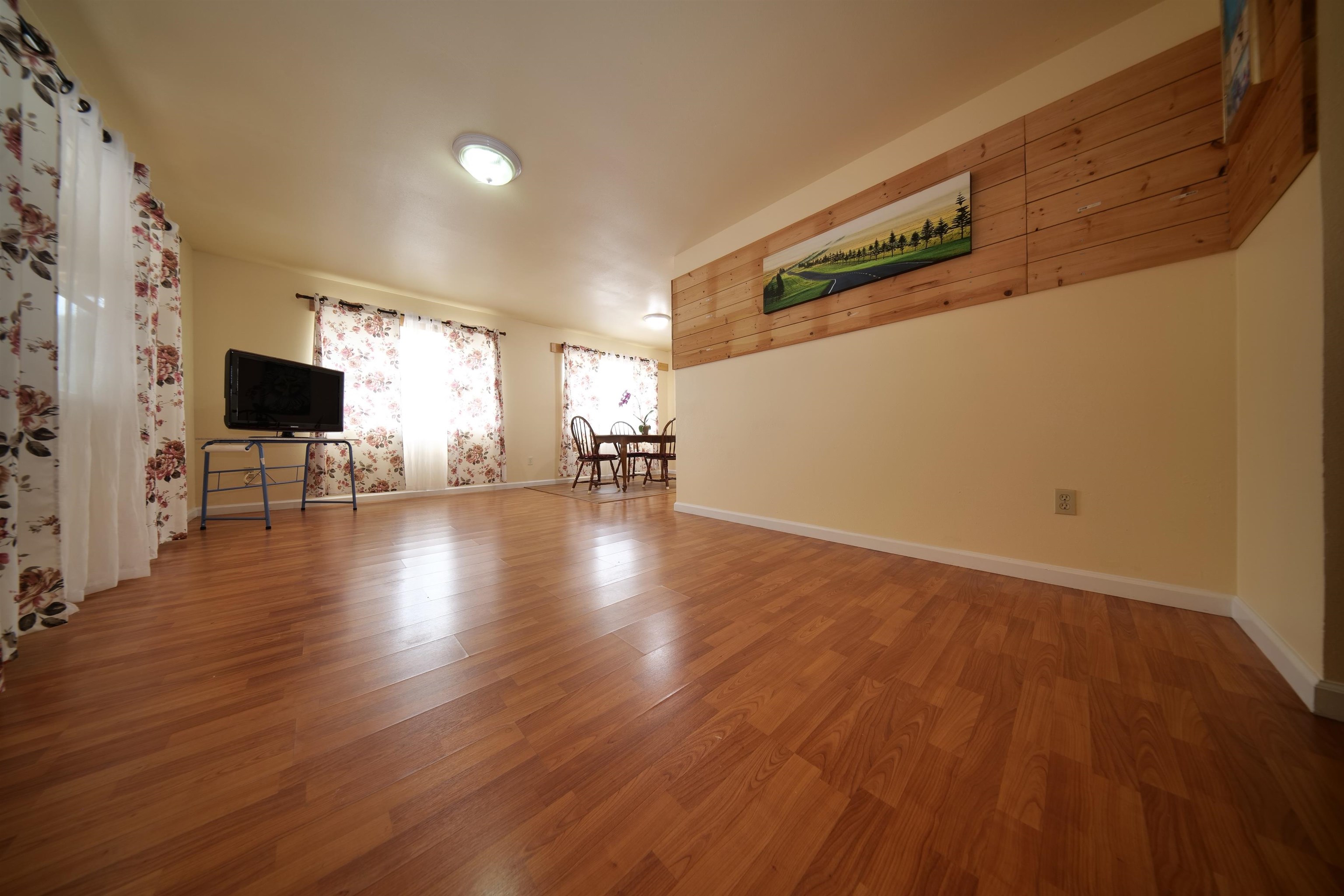 325 Gay St Property Photo 5