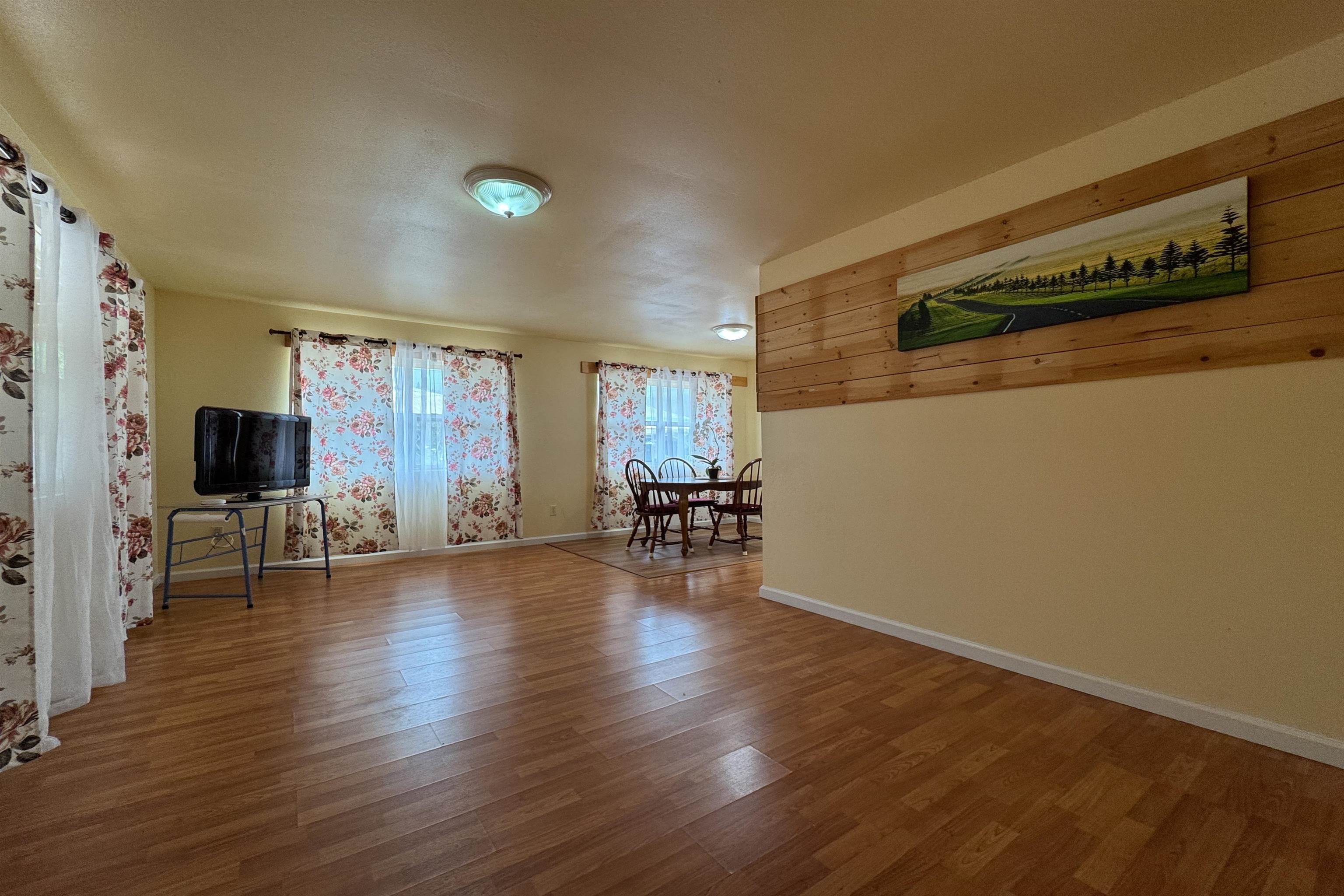 325 Gay St Property Photo 6