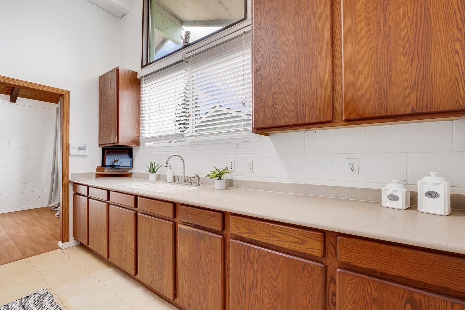 978 Lekeona Loop Property Photo 5