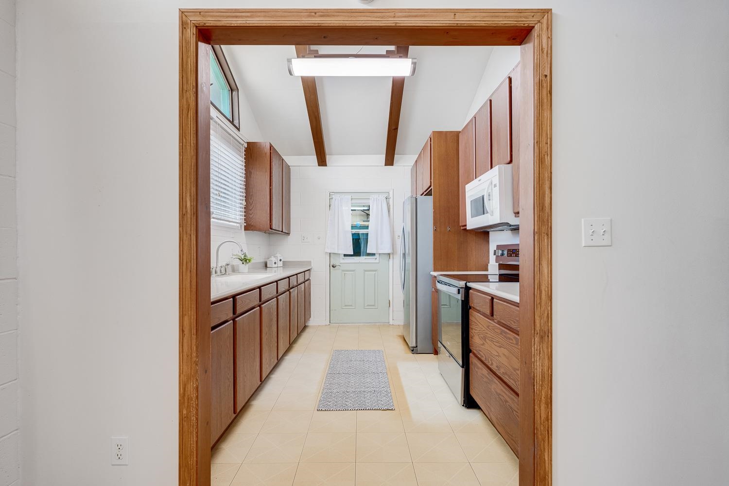 978 Lekeona Loop Property Photo 6