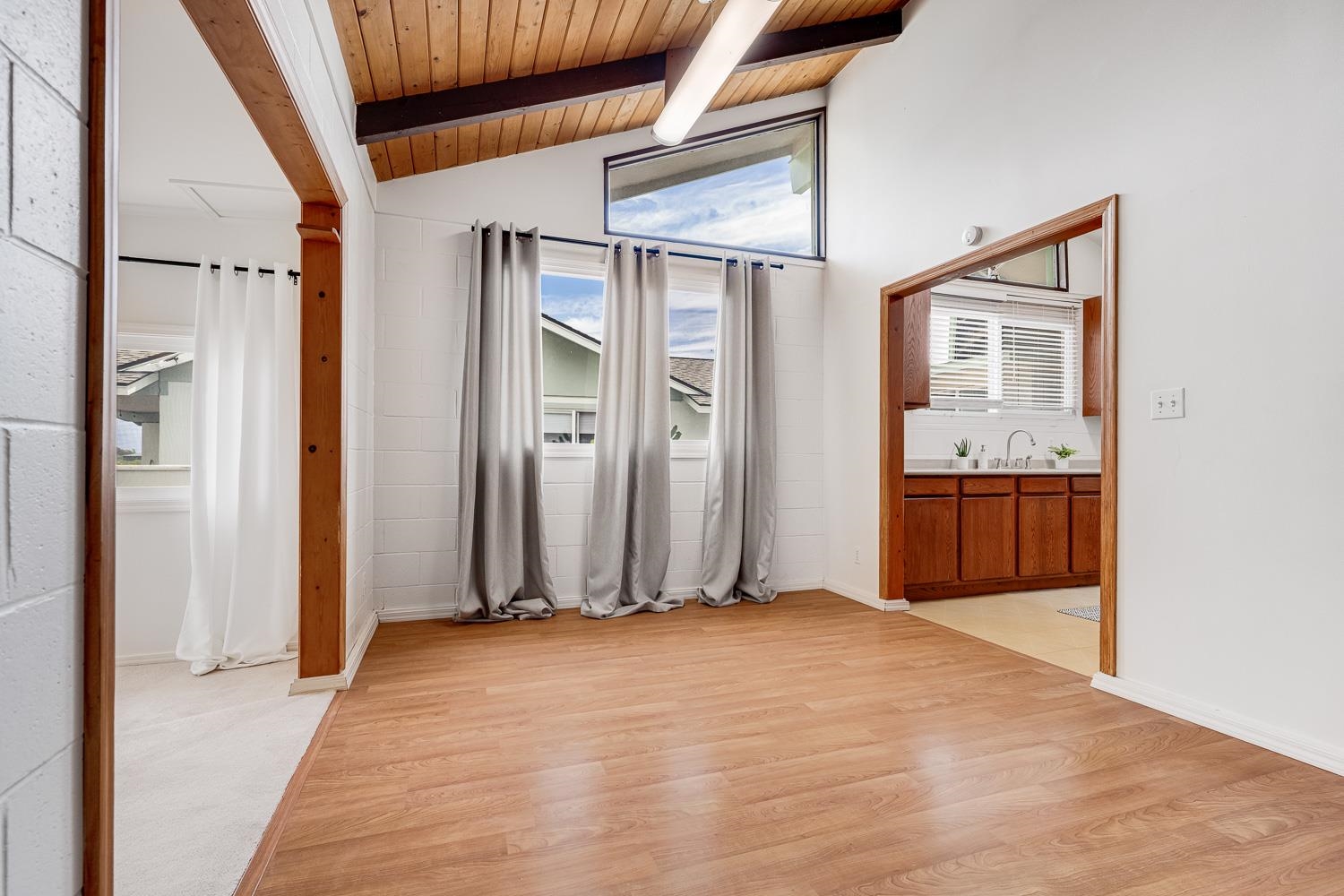 978 Lekeona Loop Property Photo 8
