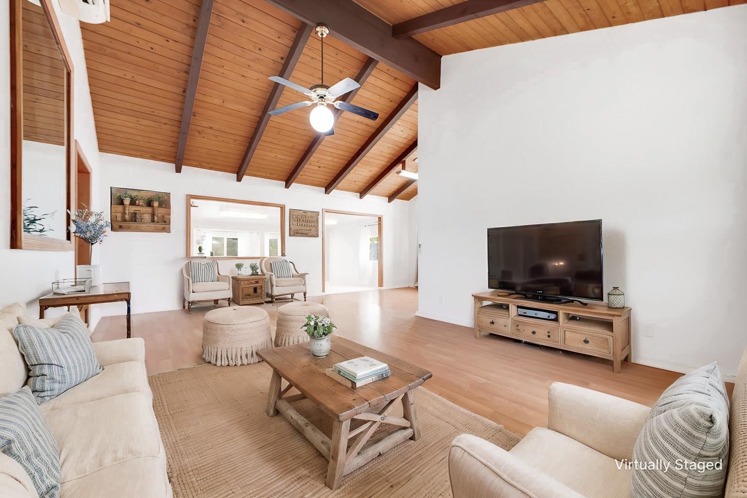978 Lekeona Loop Property Photo 11