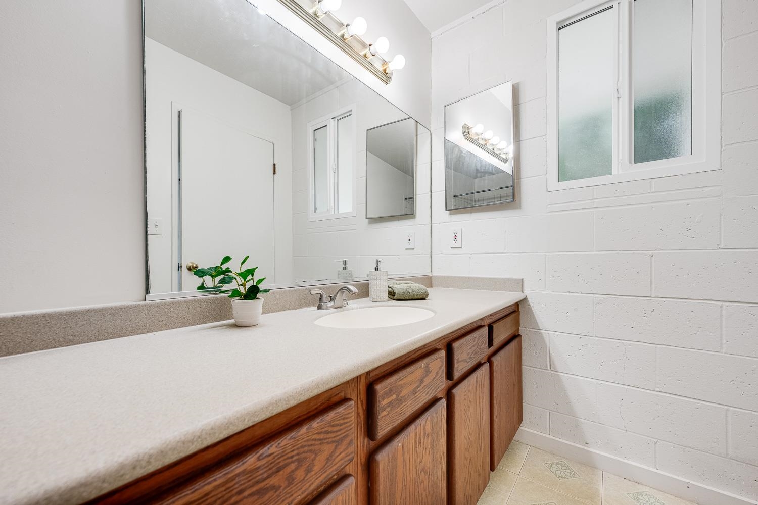 978 Lekeona Loop Property Photo 21