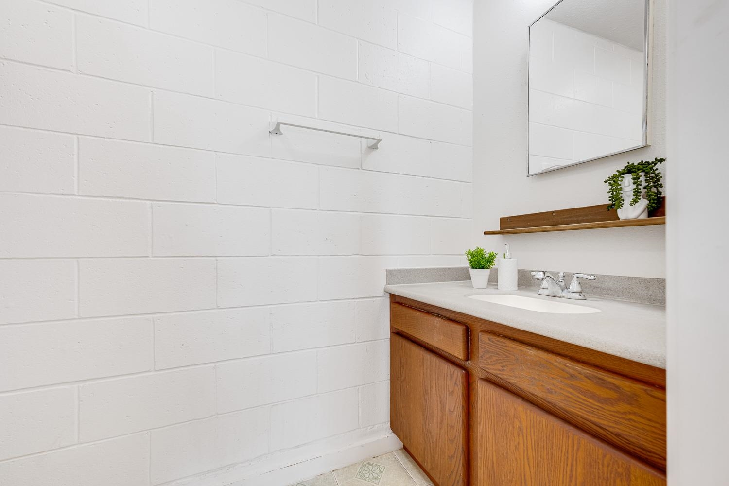 978 Lekeona Loop Property Photo 28