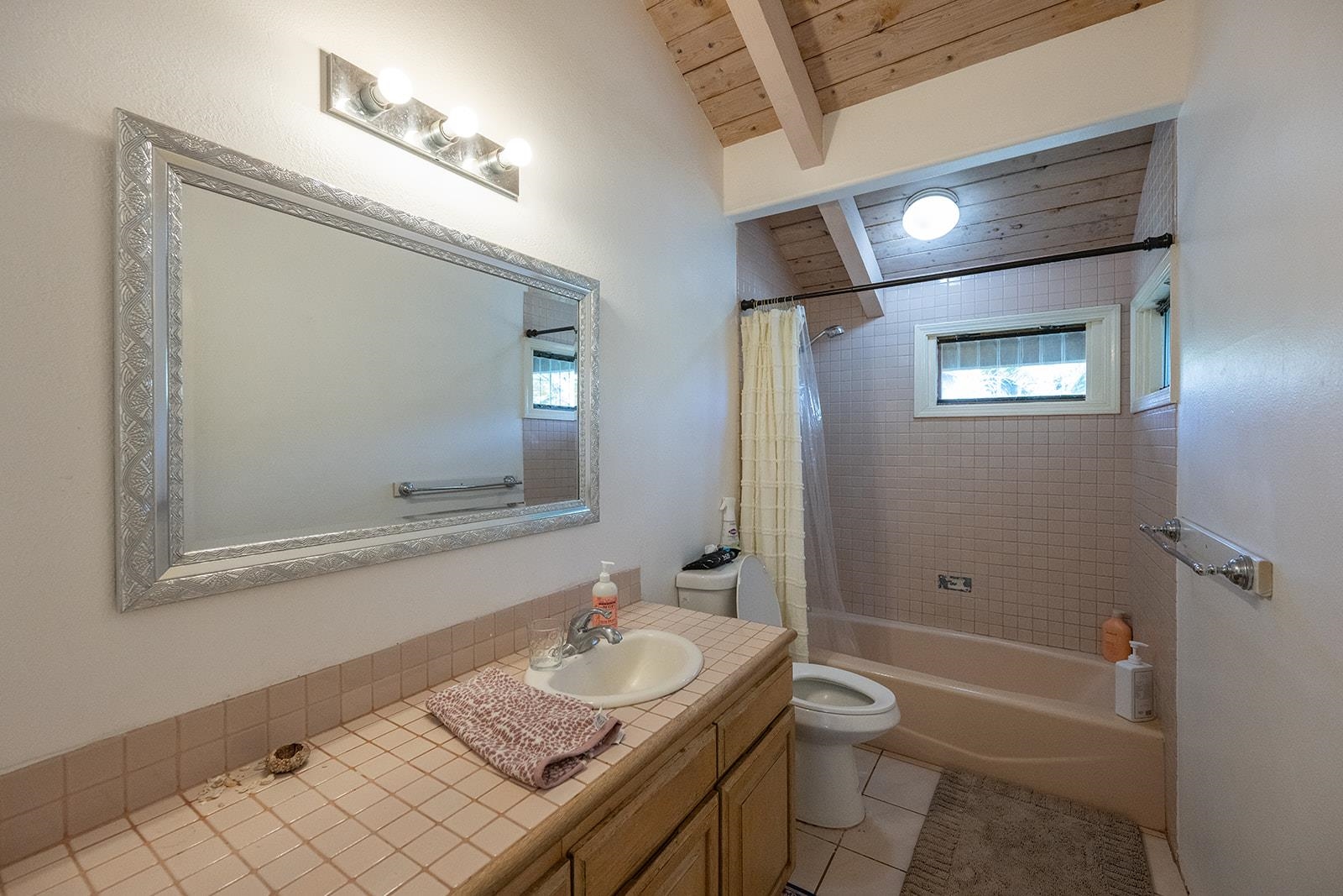 3863 Mahinahina St Property Photo 15