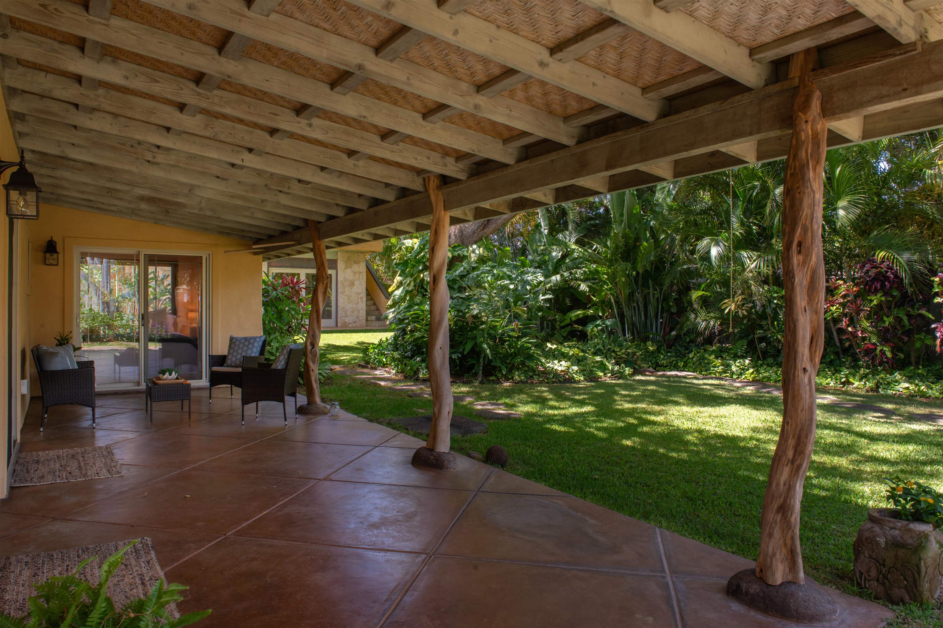 450 Laulea Pl Property Photo 8