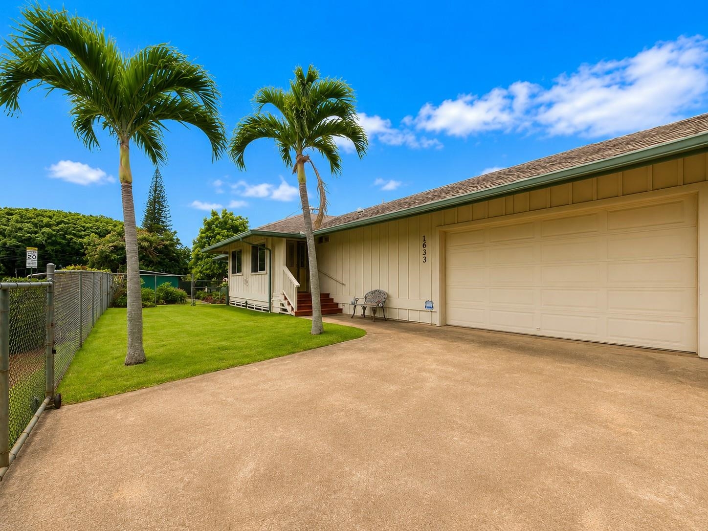 1633 Farrington Ave Property Photo 5