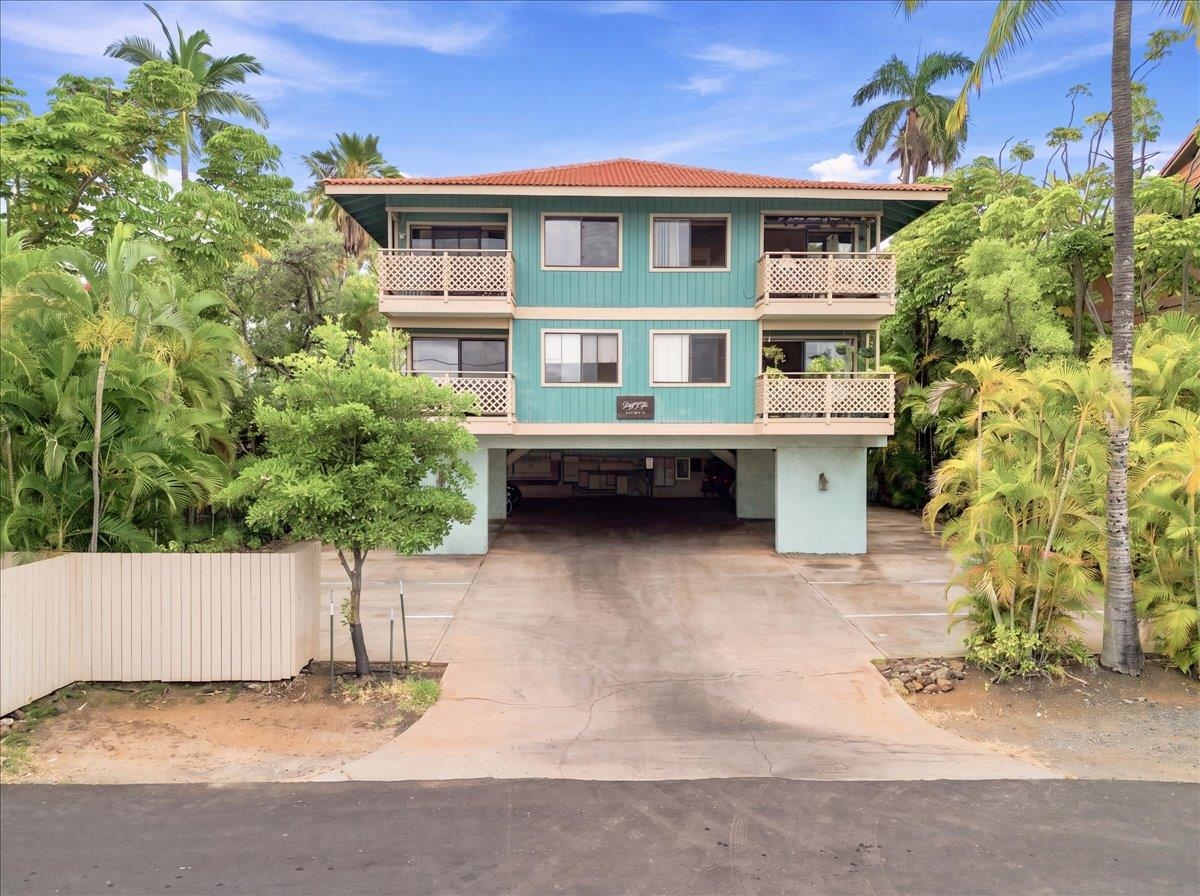 2140 Awihi Pl Property Photo 1
