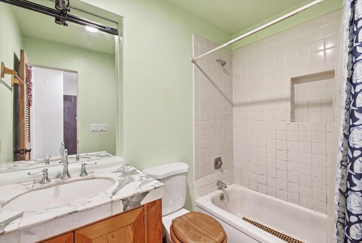 2140 Awihi Pl Property Photo 5