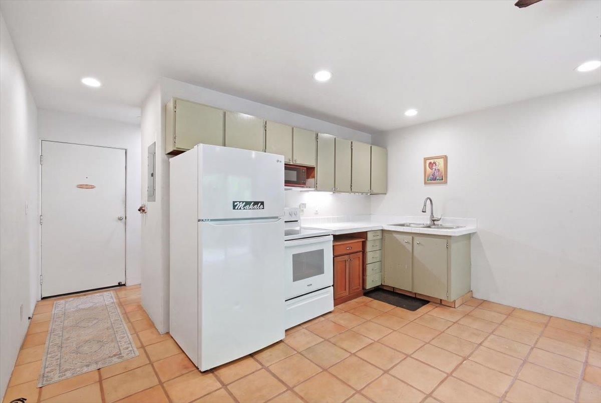 2140 Awihi Pl Property Photo 12