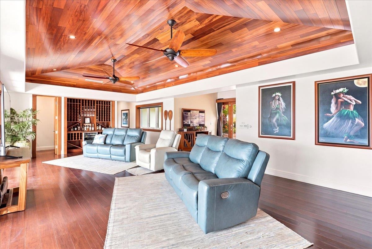24 Lolii Pl Property Photo 6