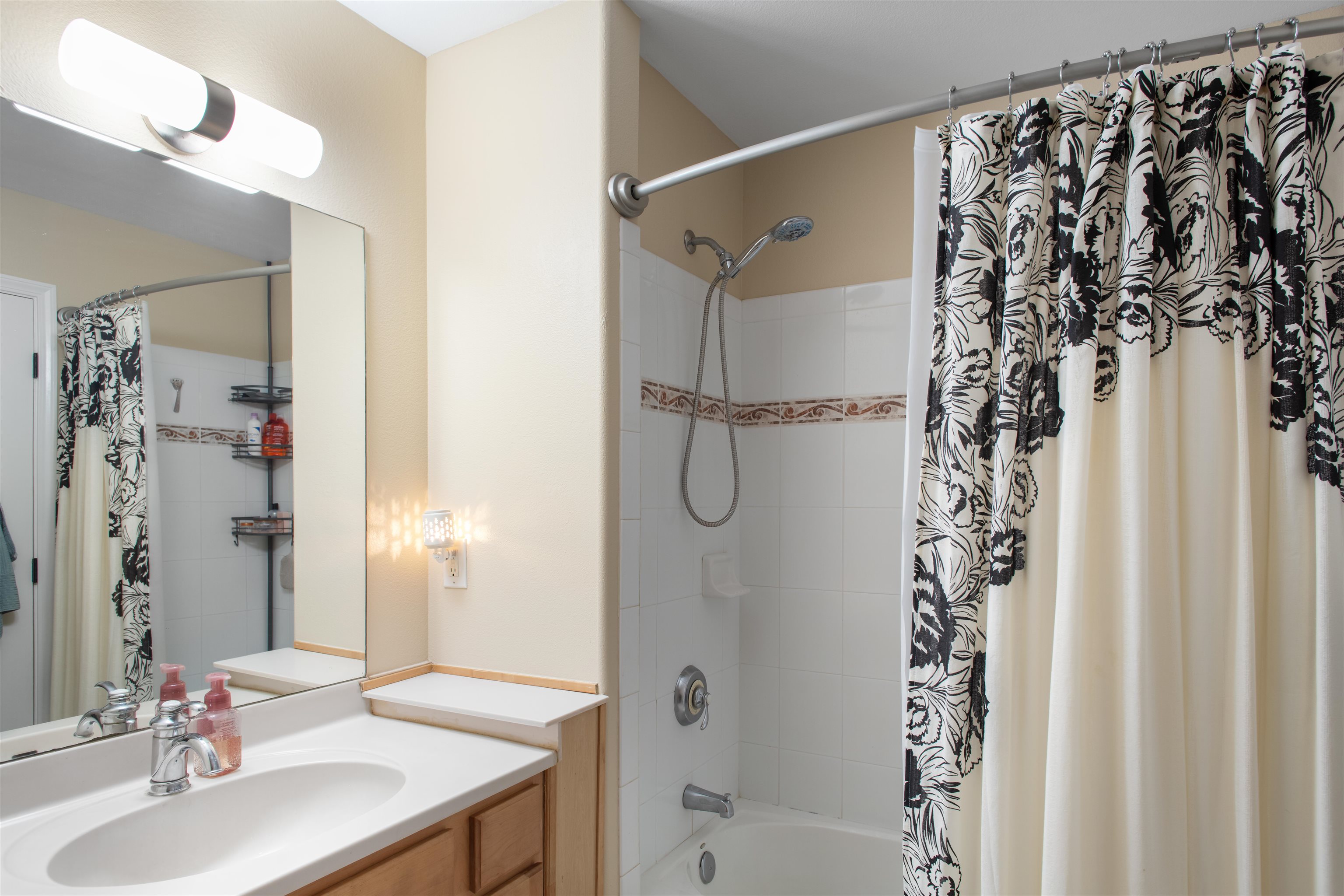 10 Halili Ln Property Photo 12
