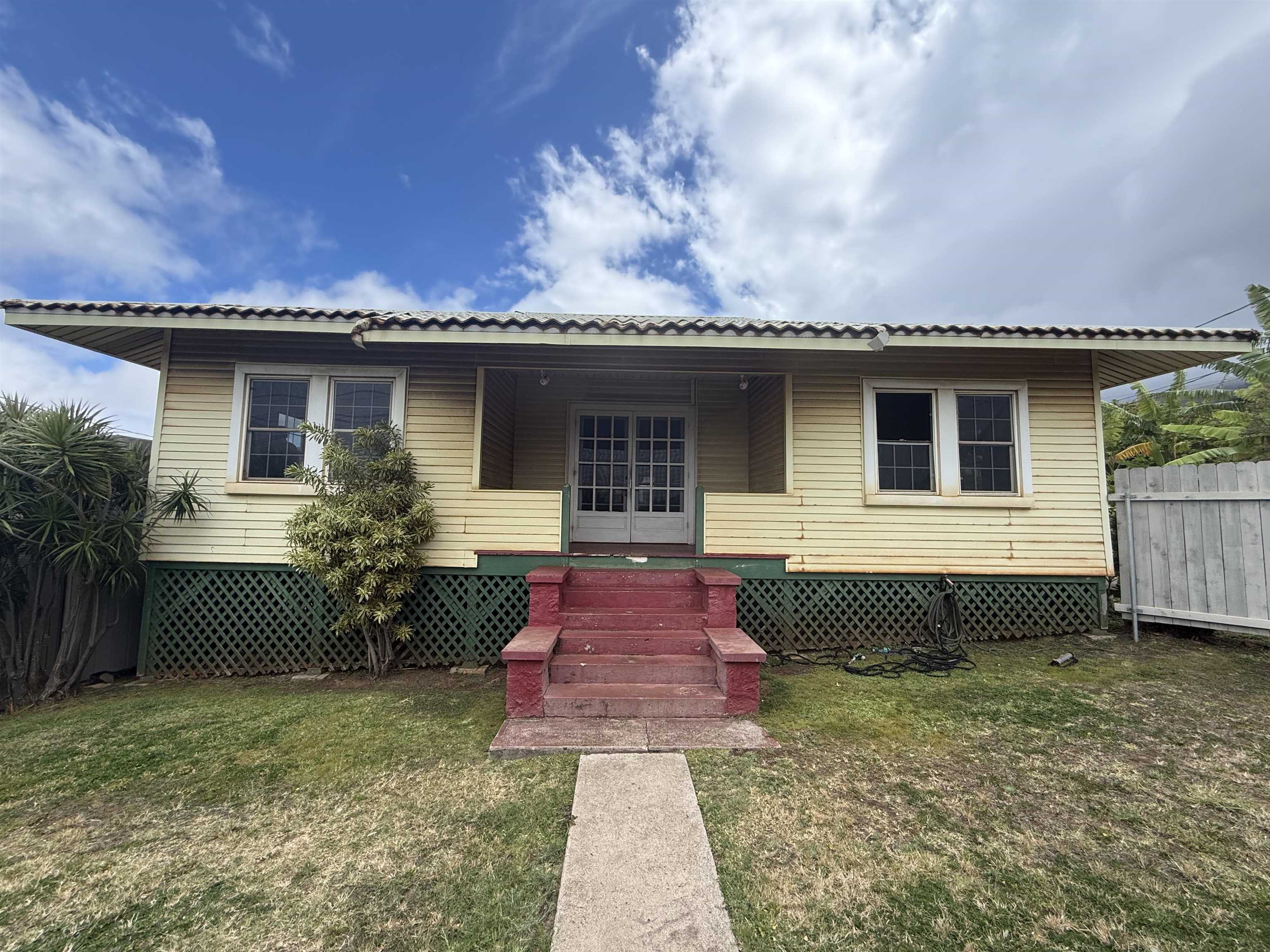 65 W Waiko Rd Property Photo 2