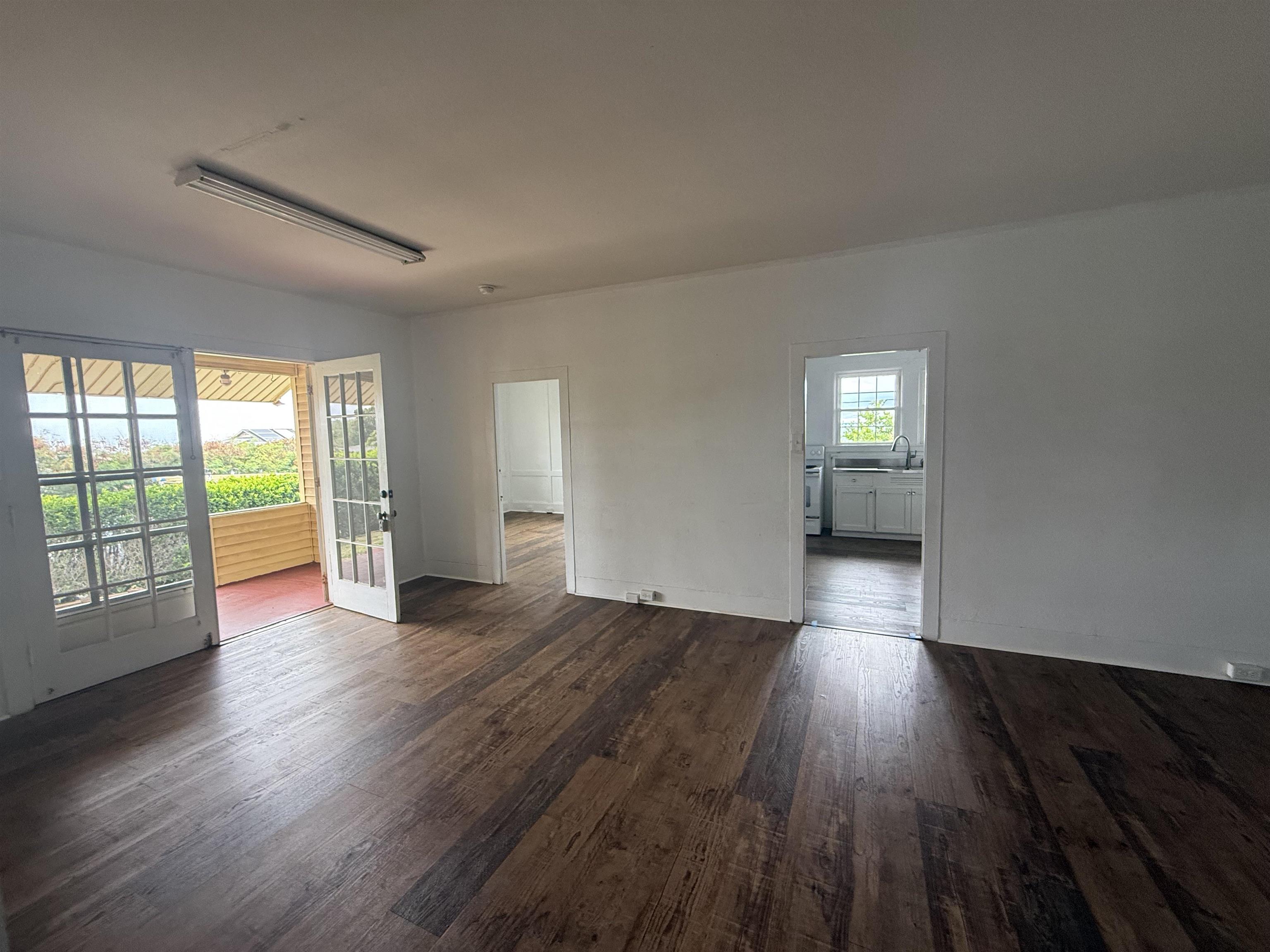 65 W Waiko Rd Property Photo 4