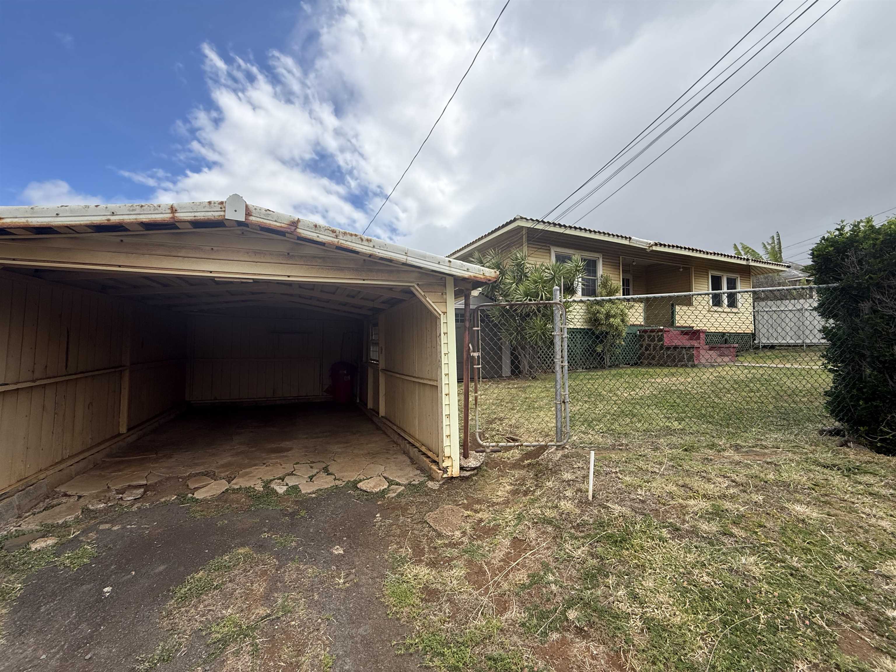 65 W Waiko Rd Property Photo 16