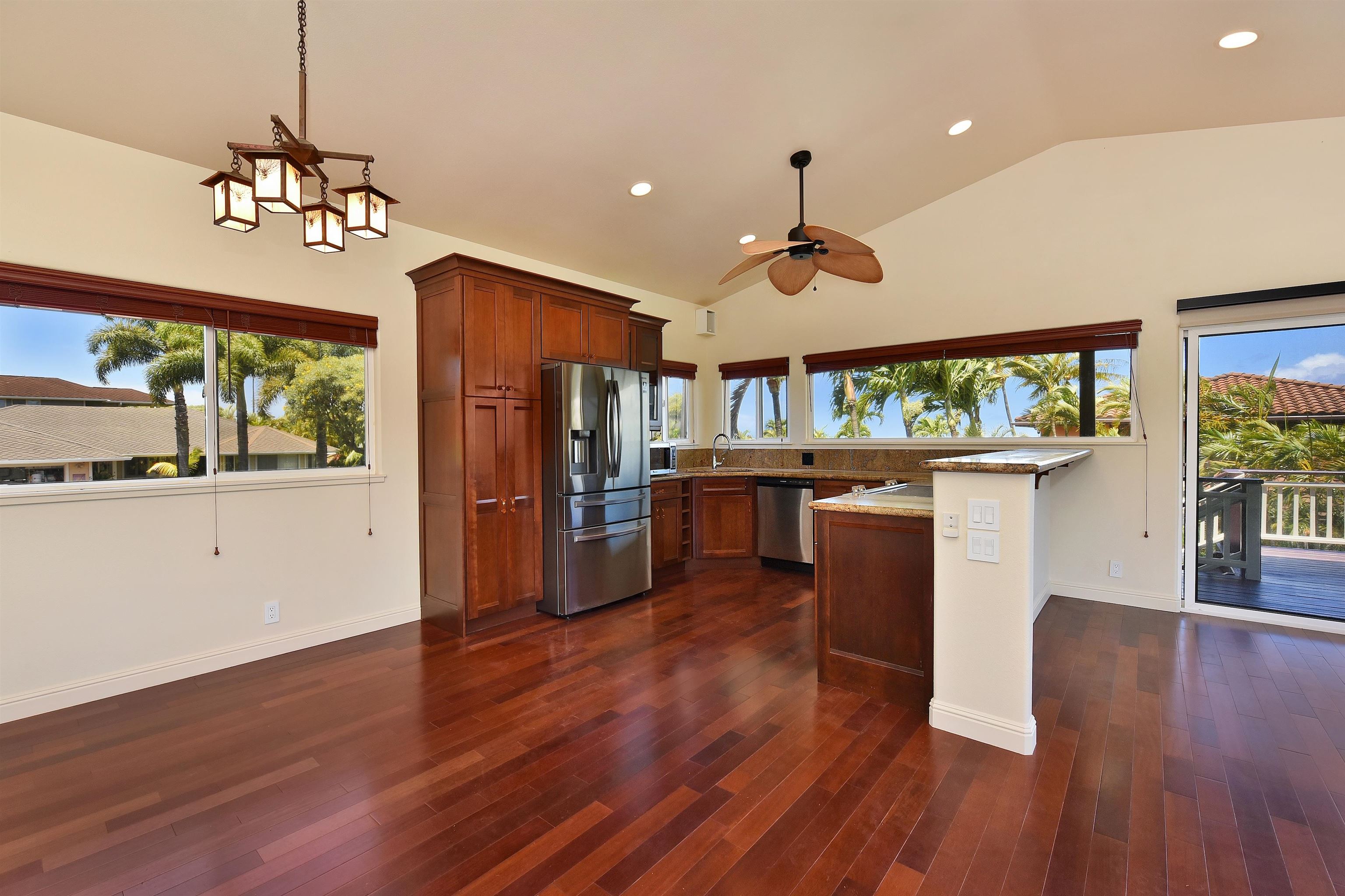 6 Iris Pl Property Photo 4