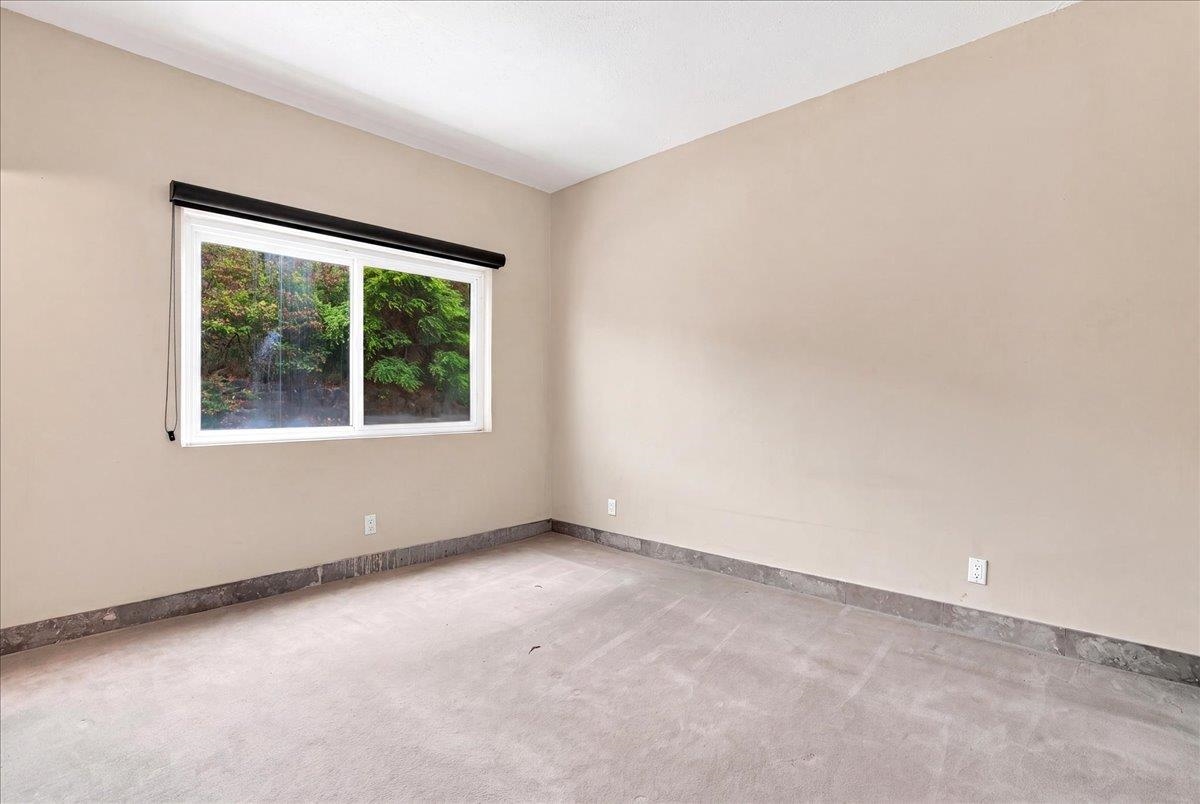 1129 Lower Main St Property Photo 37