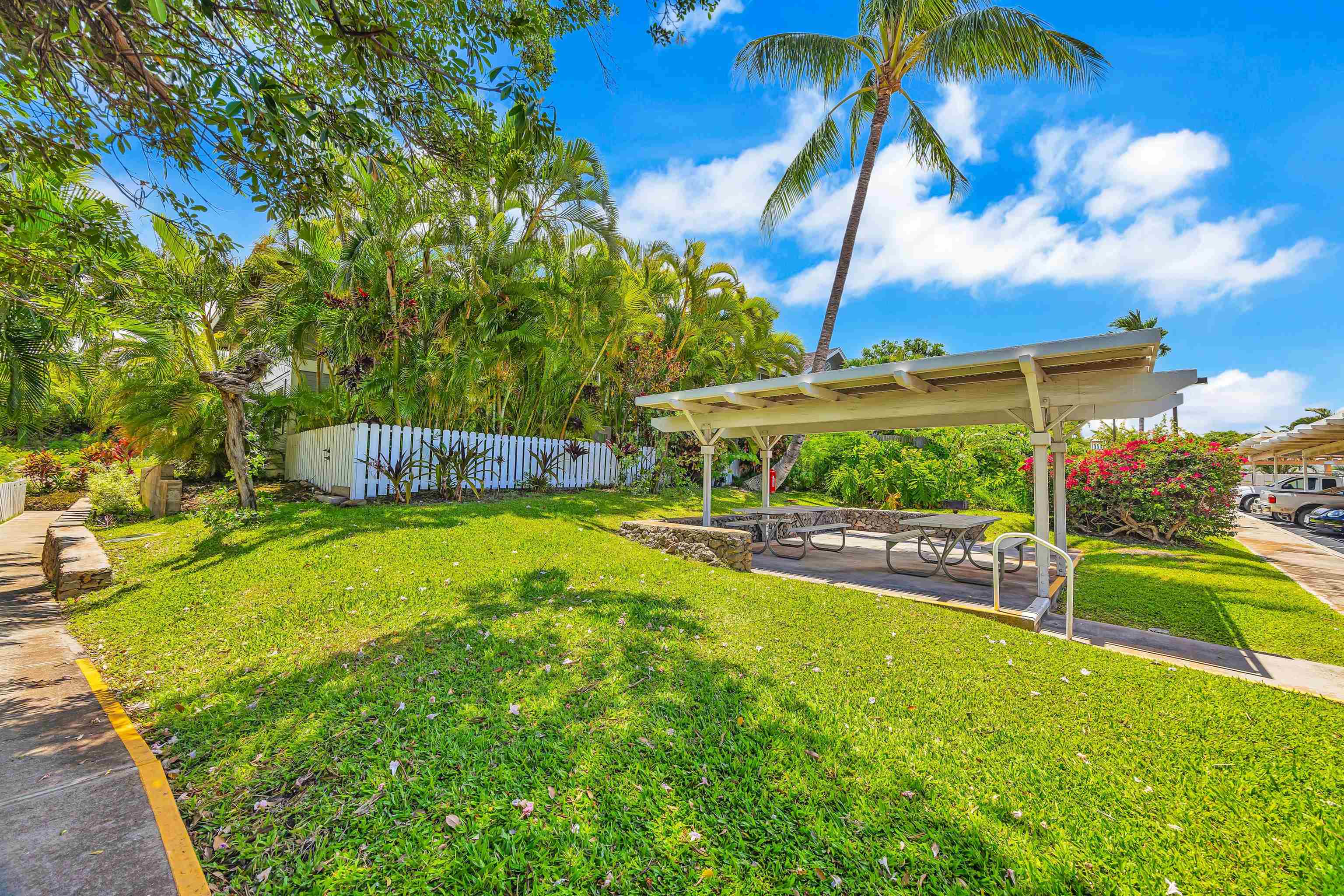 160 Keonekai Rd Property Photo 3