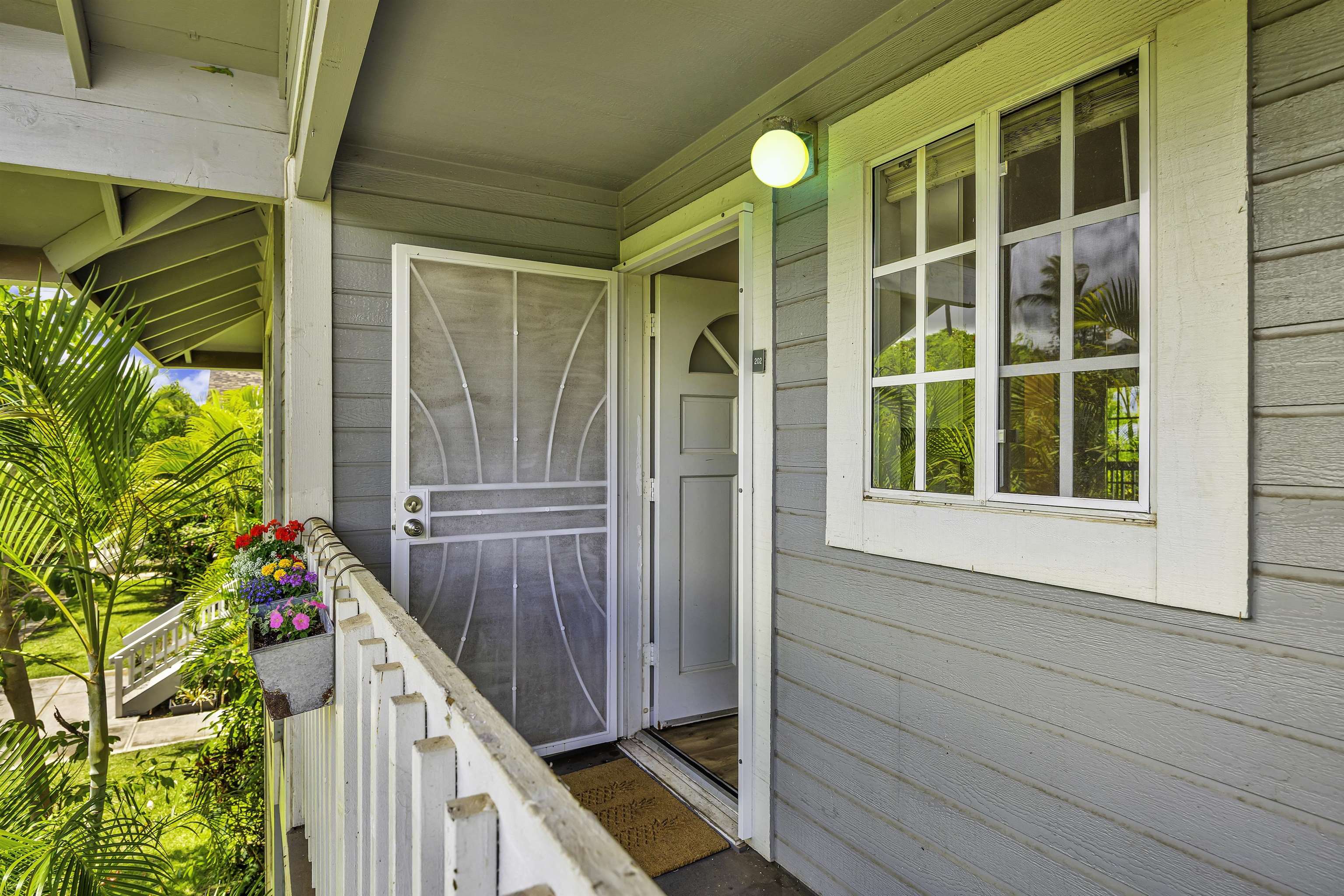160 Keonekai Rd Property Photo 4