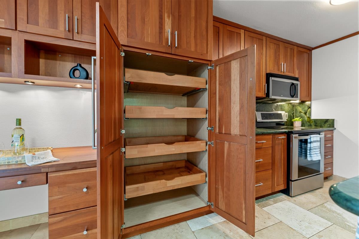 160 Keonekai Rd Property Photo 14