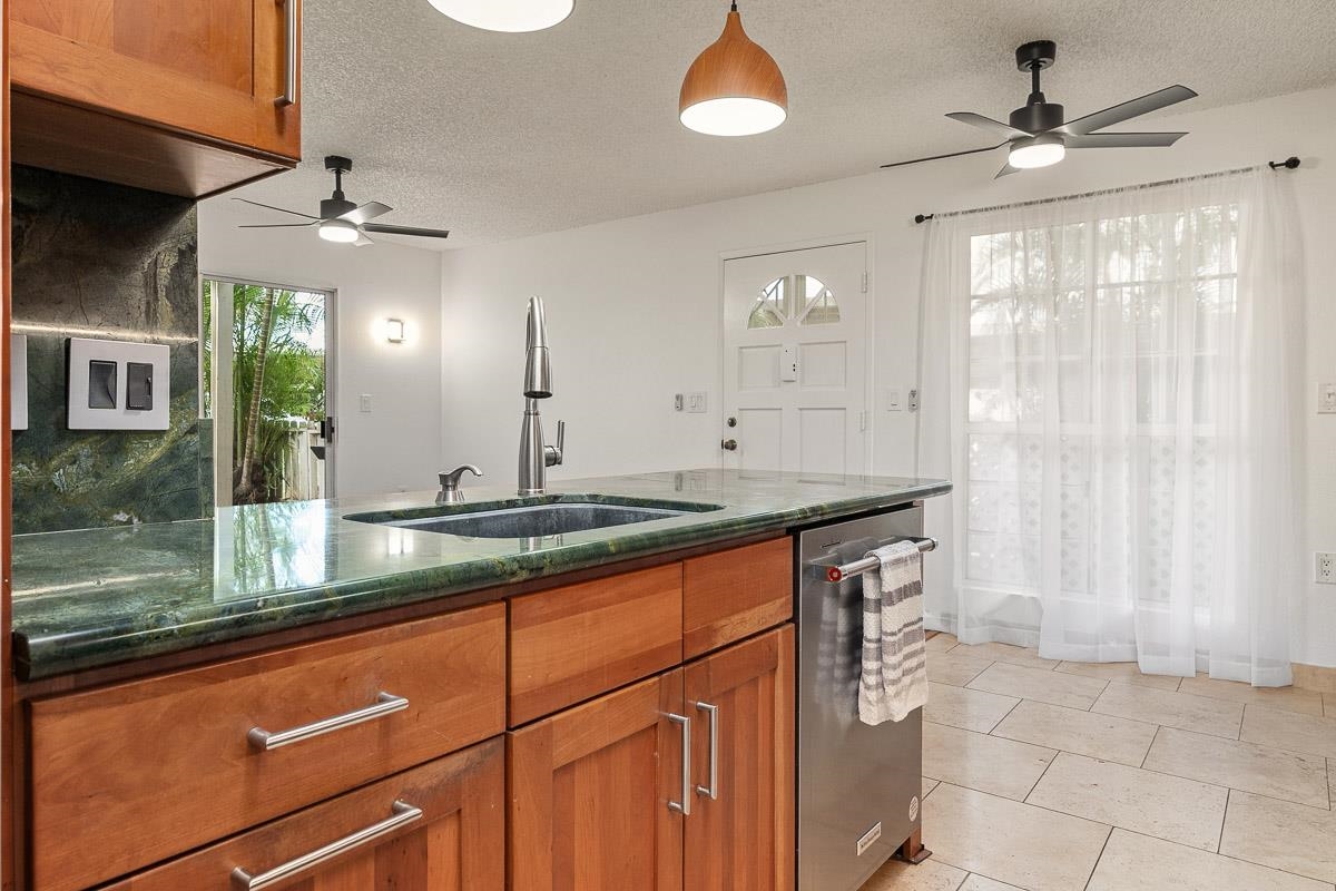 160 Keonekai Rd Property Photo 17
