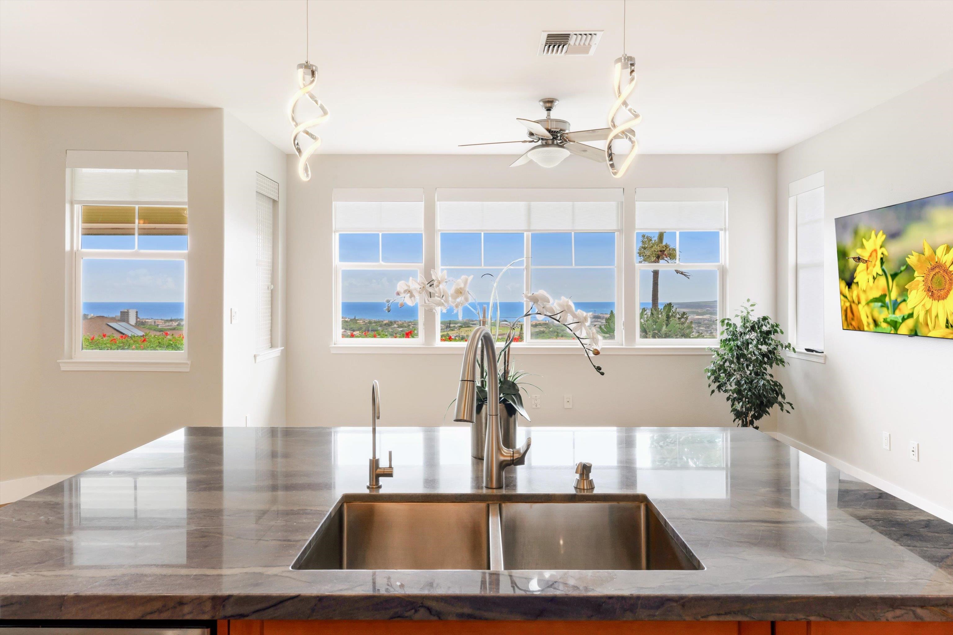 379 Maka Hou Loop Property Photo 2