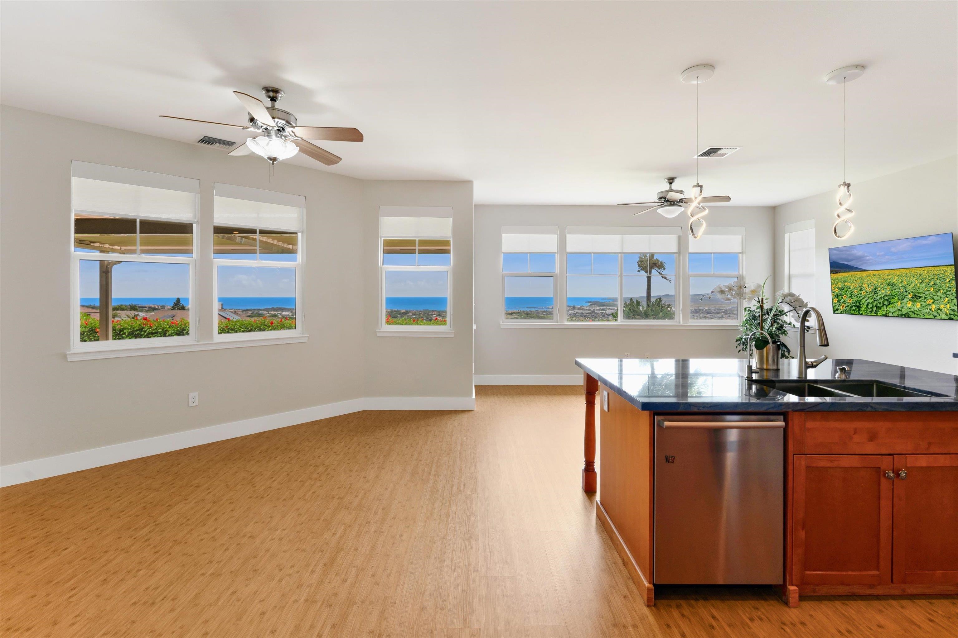 379 Maka Hou Loop Property Photo 3