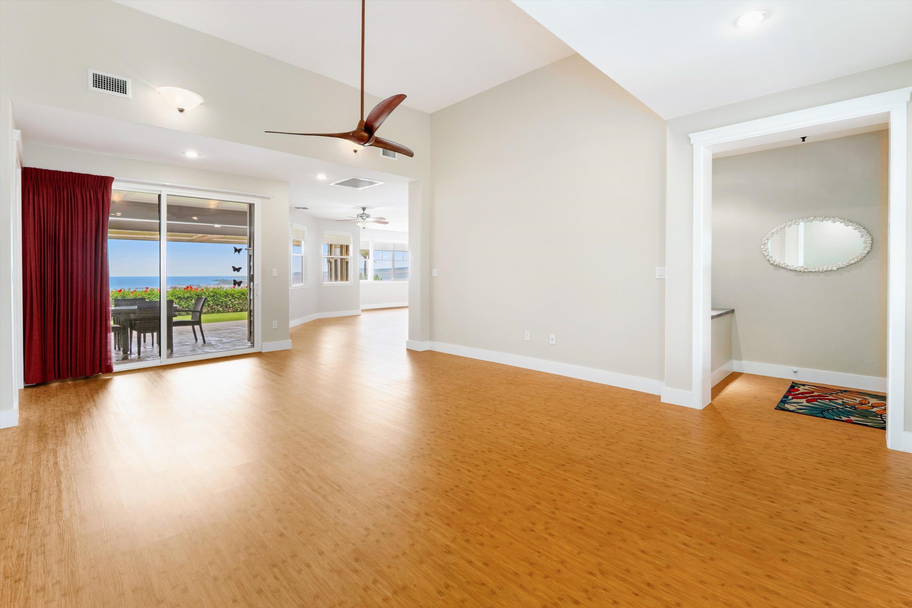 379 Maka Hou Loop Property Photo 9