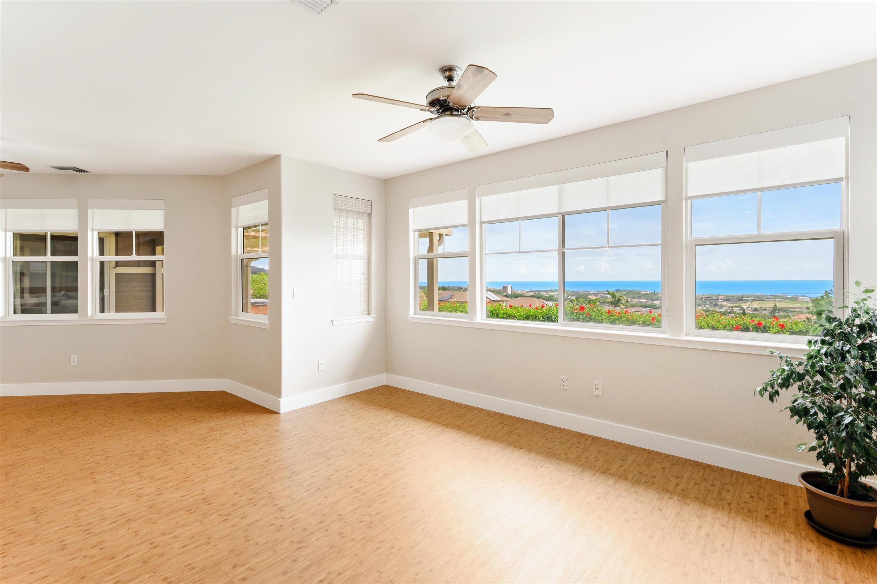 379 Maka Hou Loop Property Photo 13