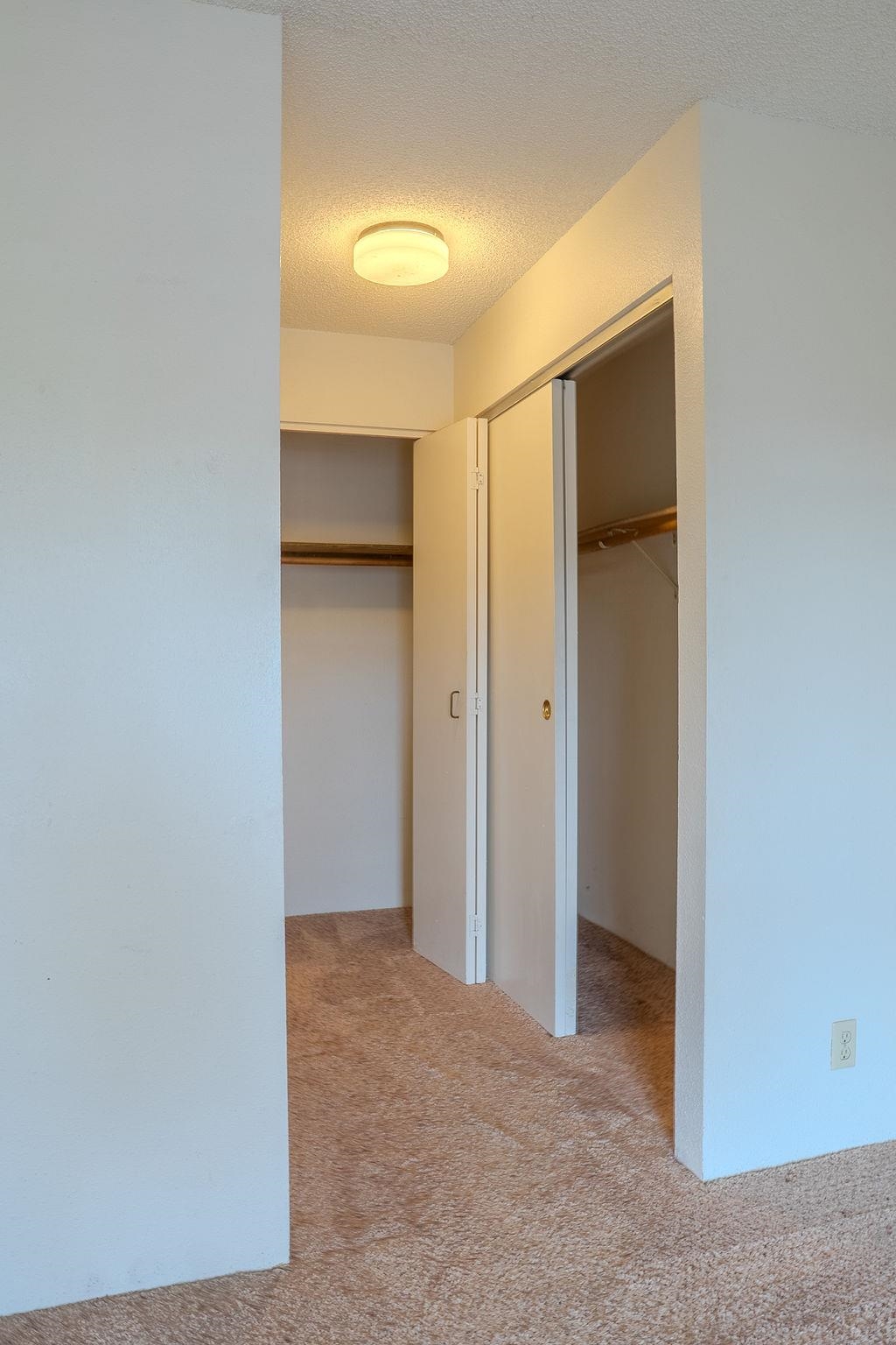 140 Uwapo Rd Property Photo 11