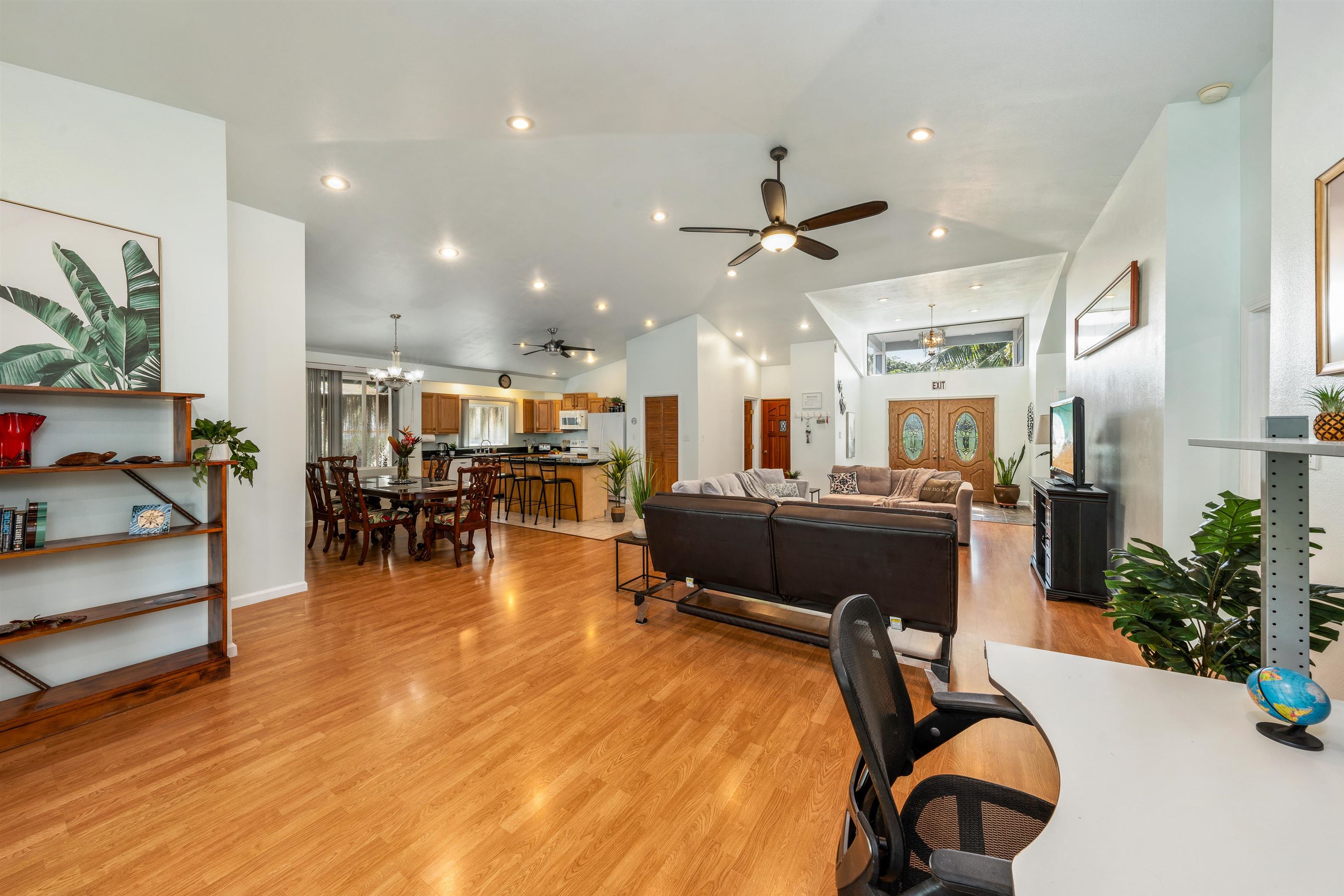 221 Mahie Pl Property Photo 4