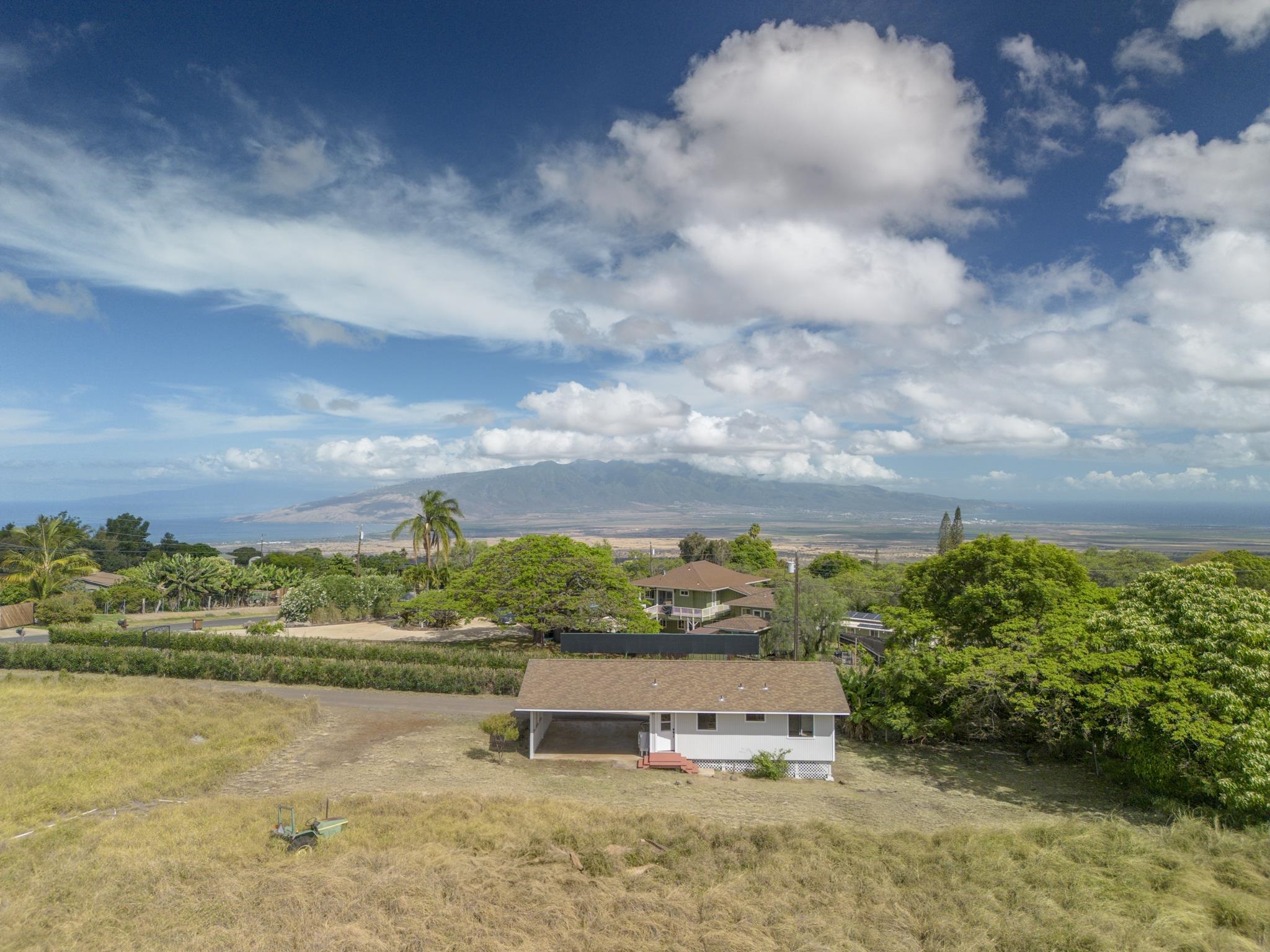1298 Naalae Rd Property Photo 1