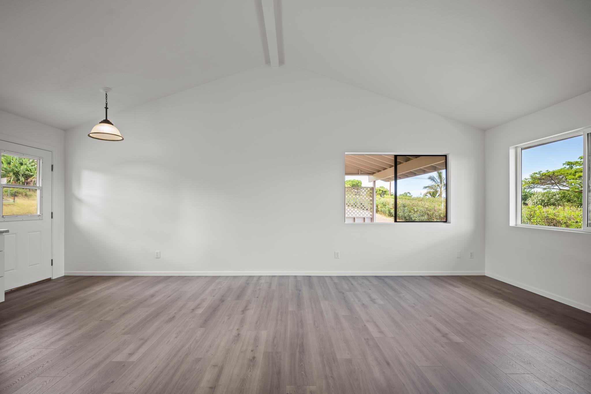 1298 Naalae Rd Property Photo 6