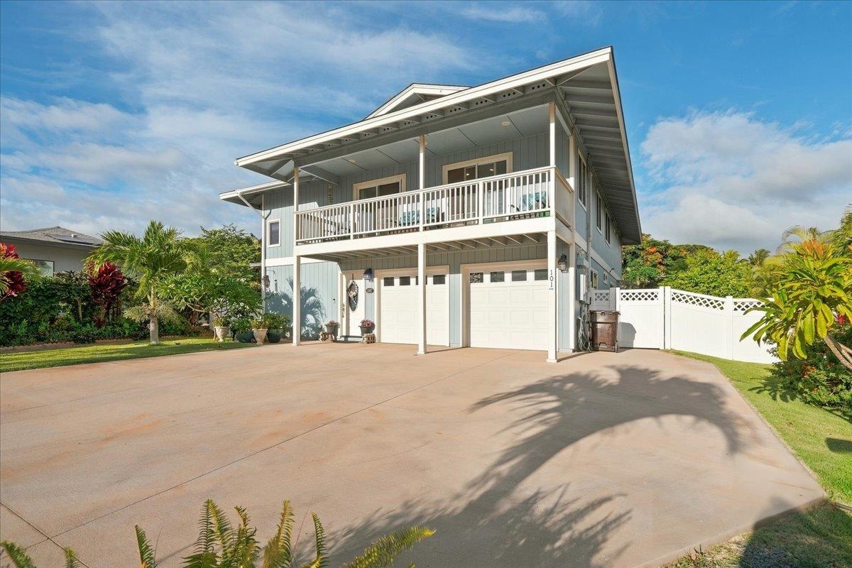 1887 Kaahele Pl Property Photo 2