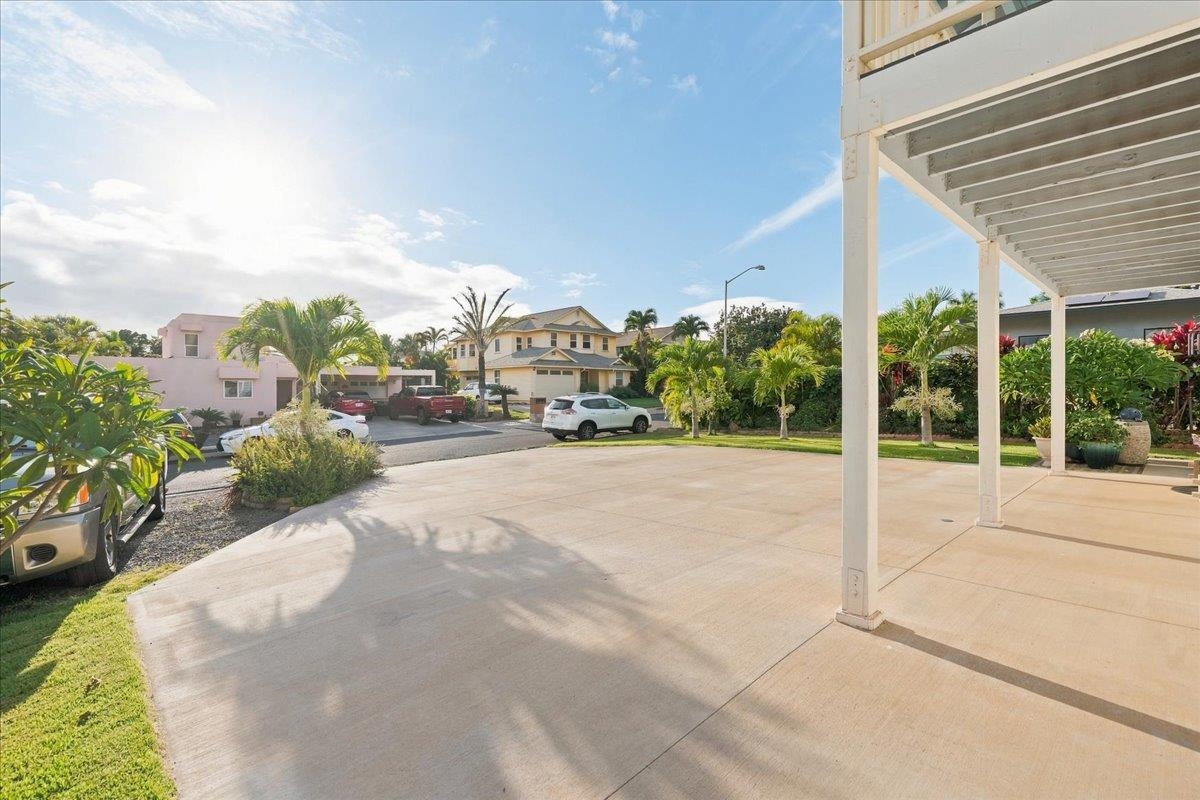 1887 Kaahele Pl Property Photo 5
