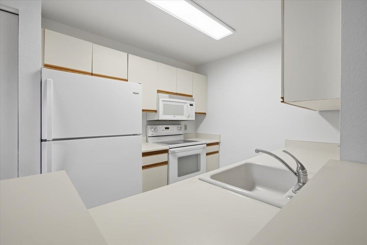 160 Keonekai Rd Property Photo 12
