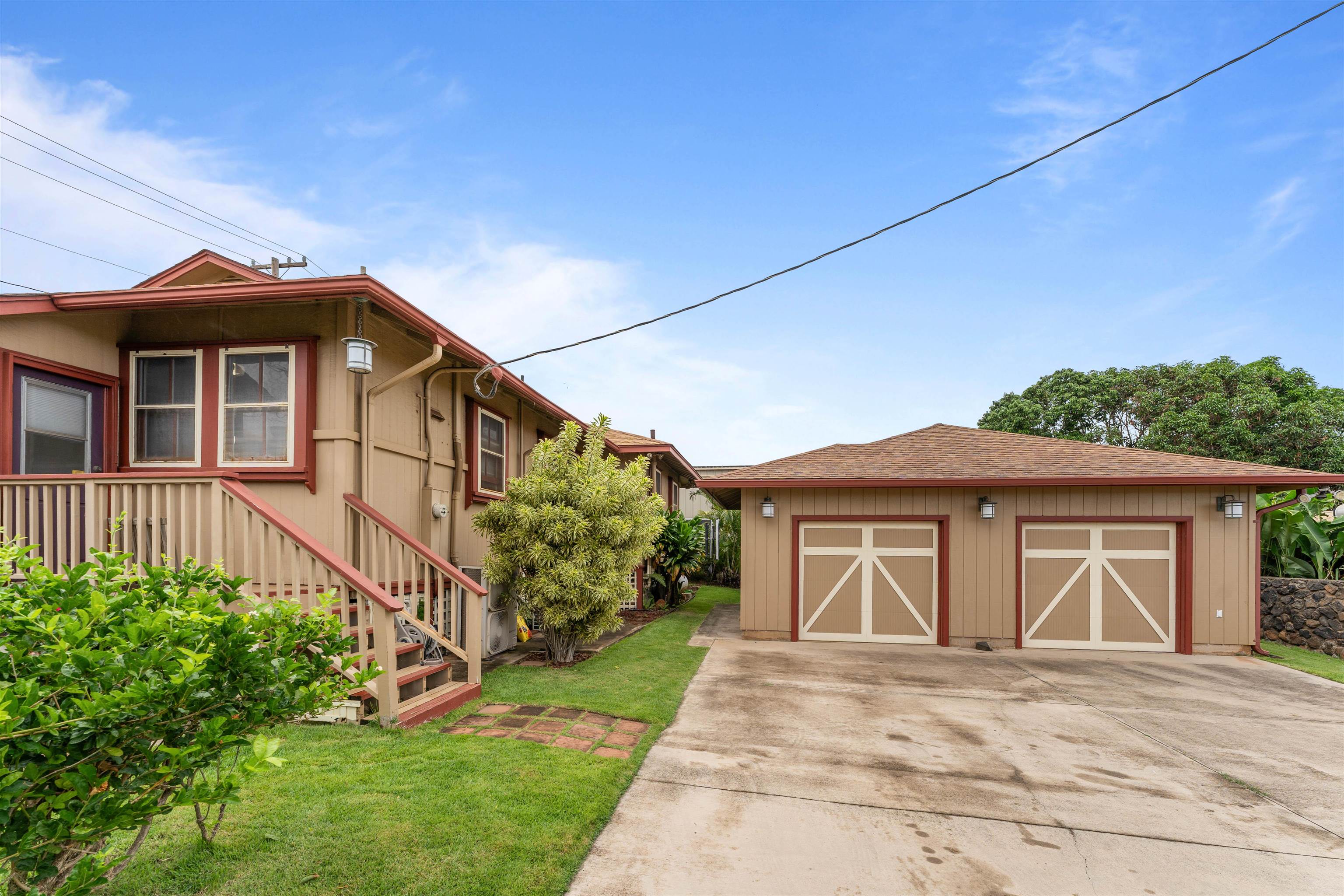 136 Kaniela St Property Photo 2