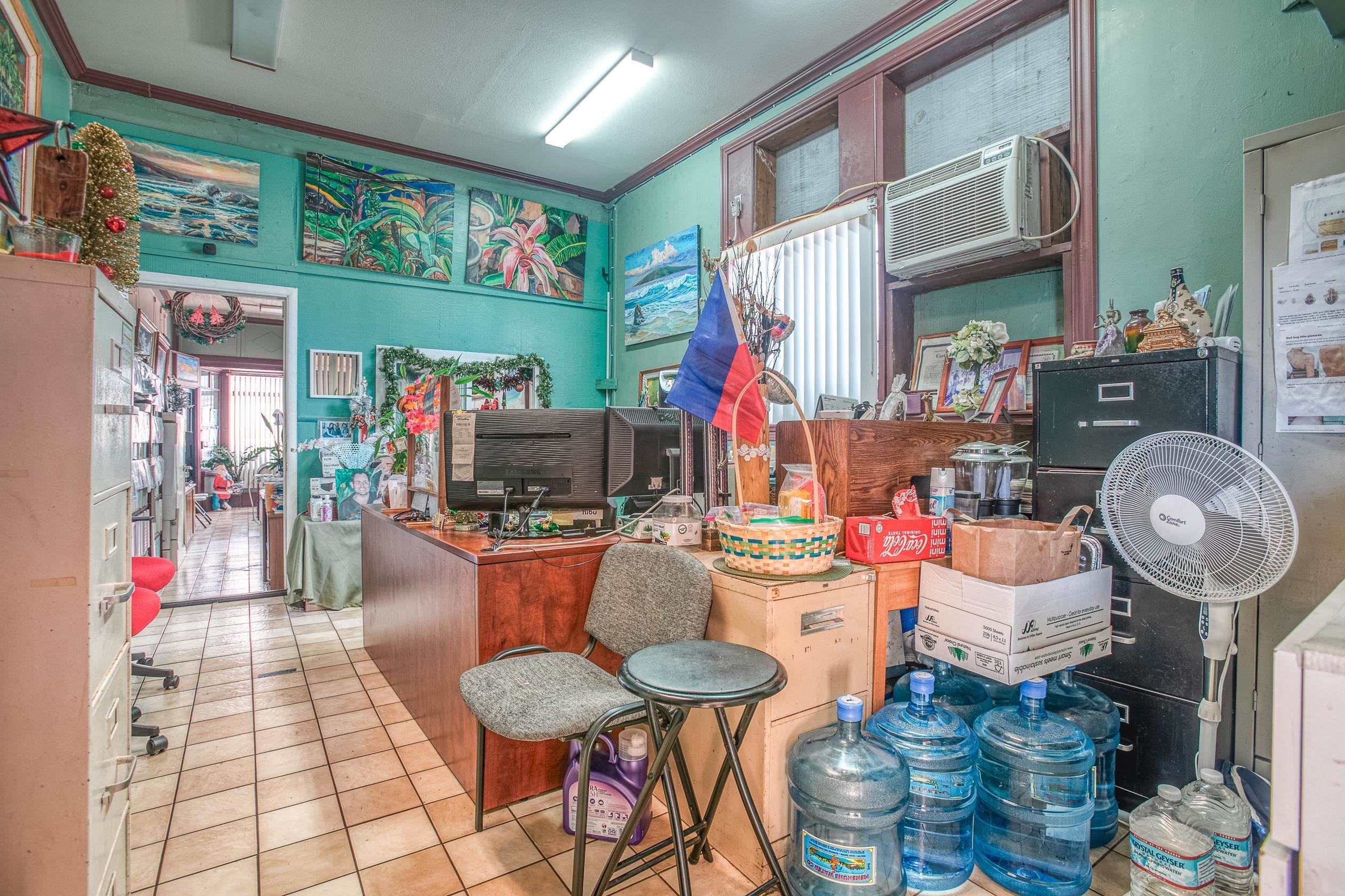 160 N Market St Property Photo 17