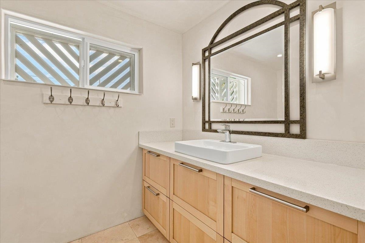 84 Loha St Property Photo 17