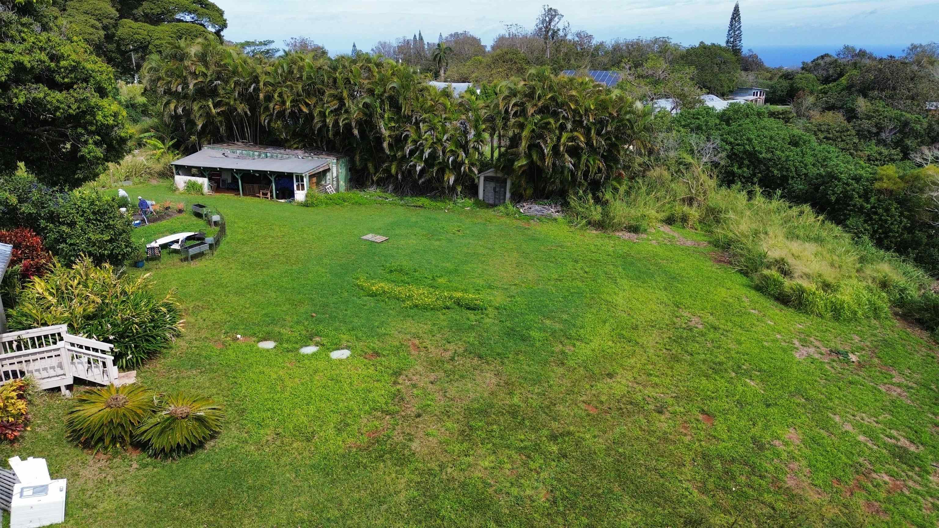 2615 Kaupakalua Rd Property Photo 3