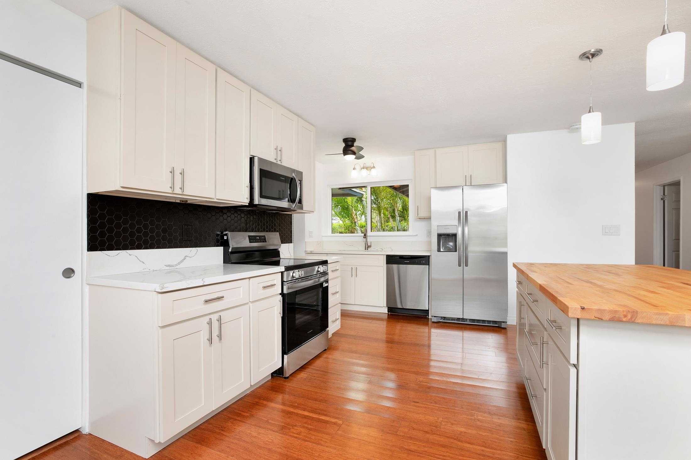 343 Noe St Property Photo 5