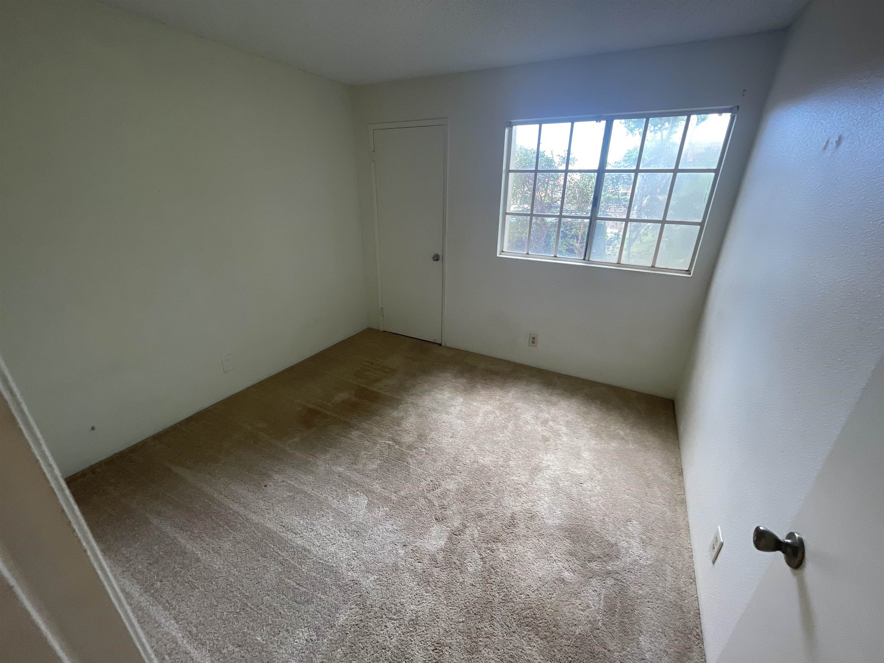 140 Uwapo Rd Property Photo 11
