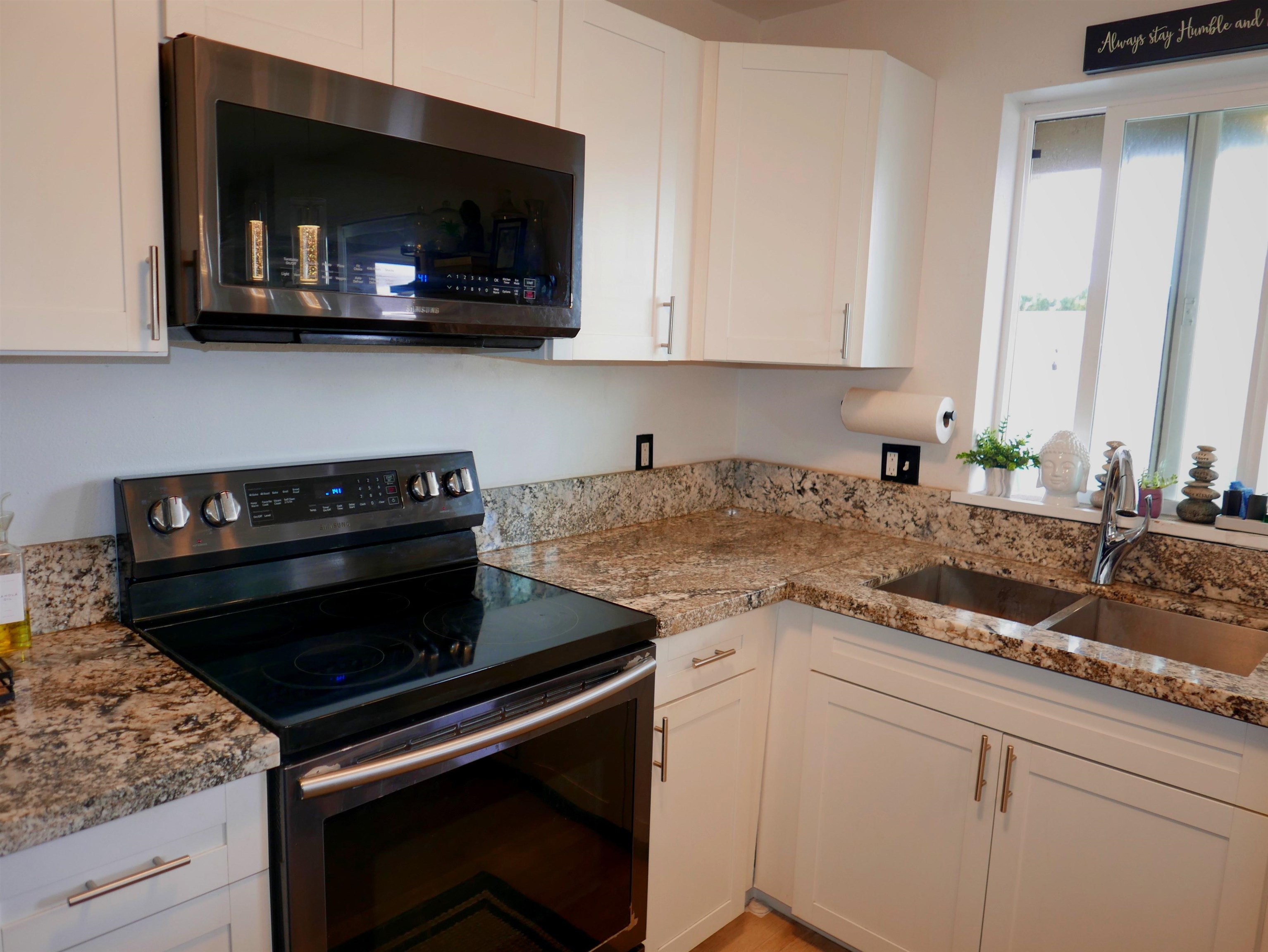 633 Meakanu Ln Property Photo 15