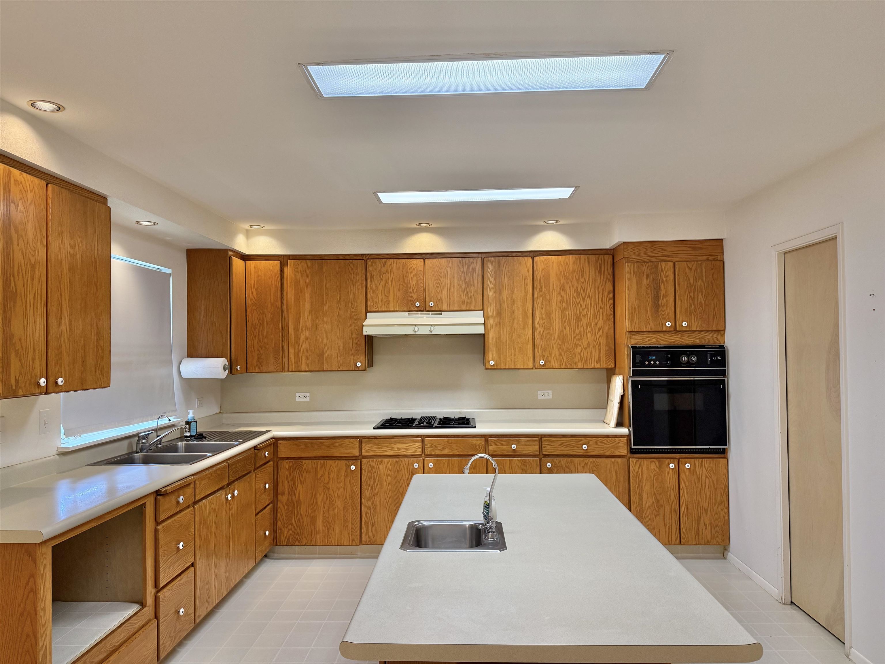 70 Akea Pl Property Photo 16