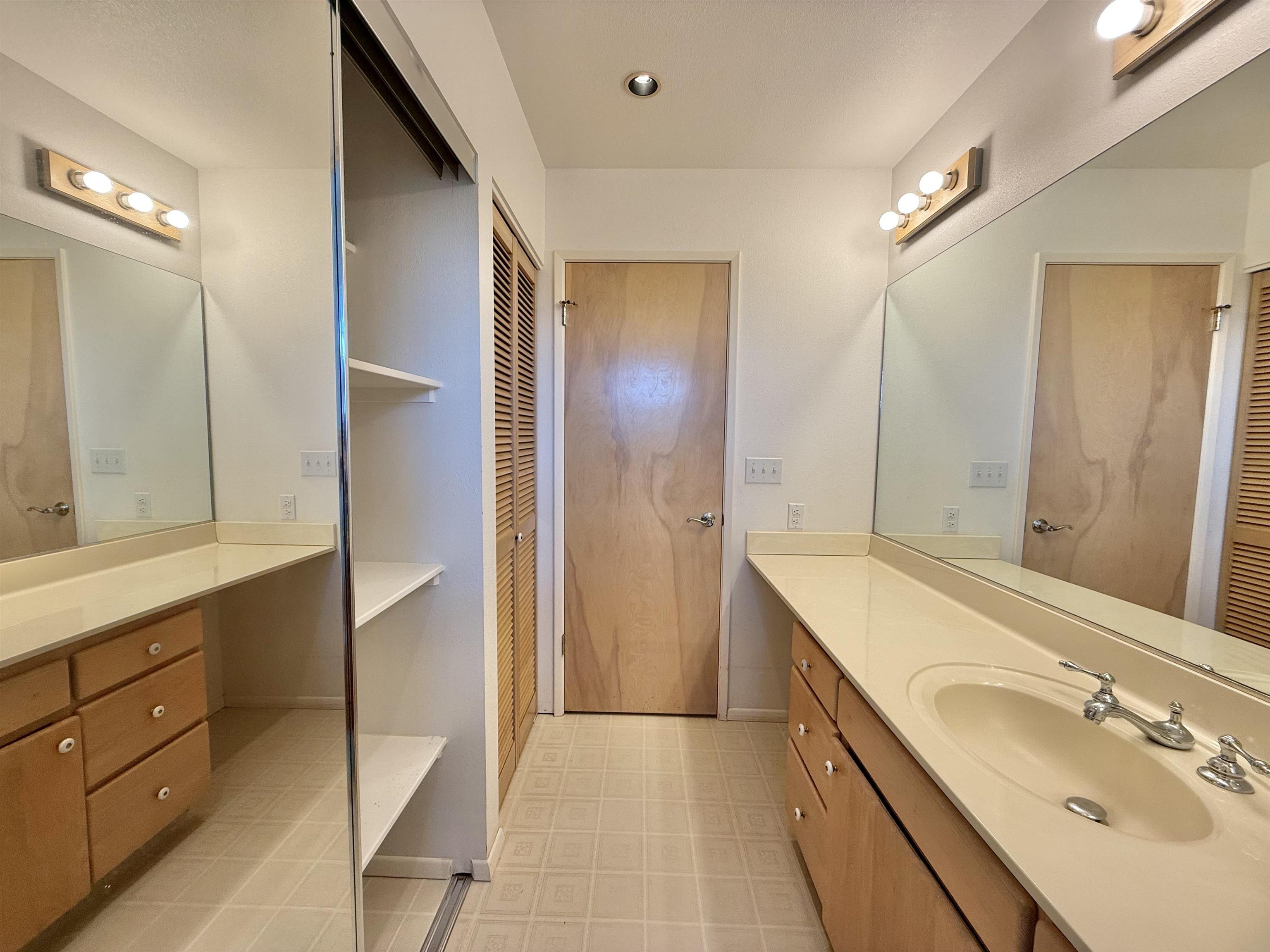 70 Akea Pl Property Photo 32