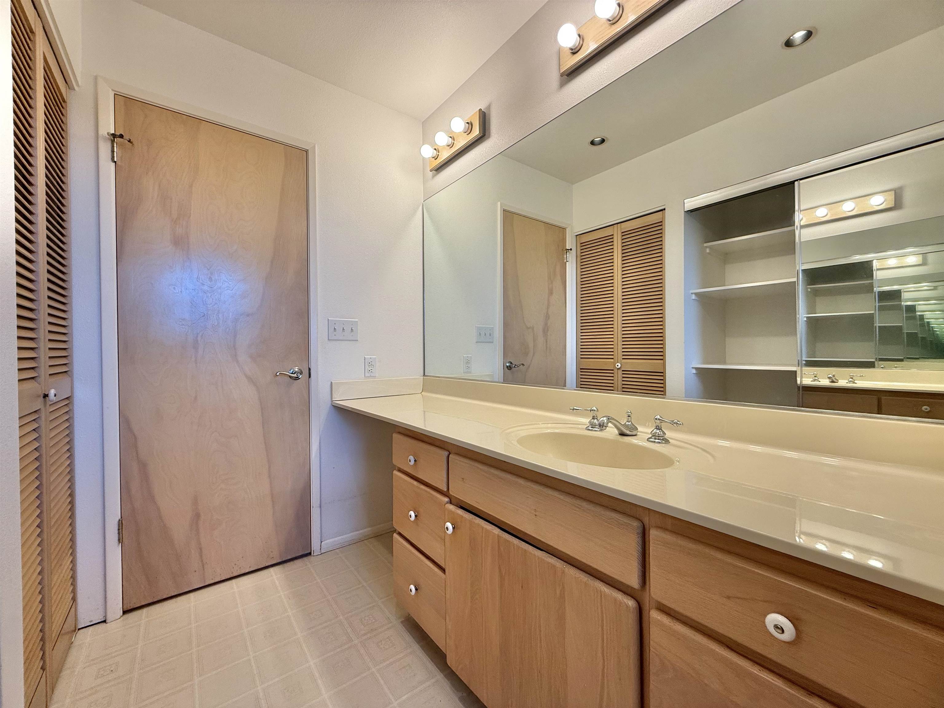70 Akea Pl Property Photo 33