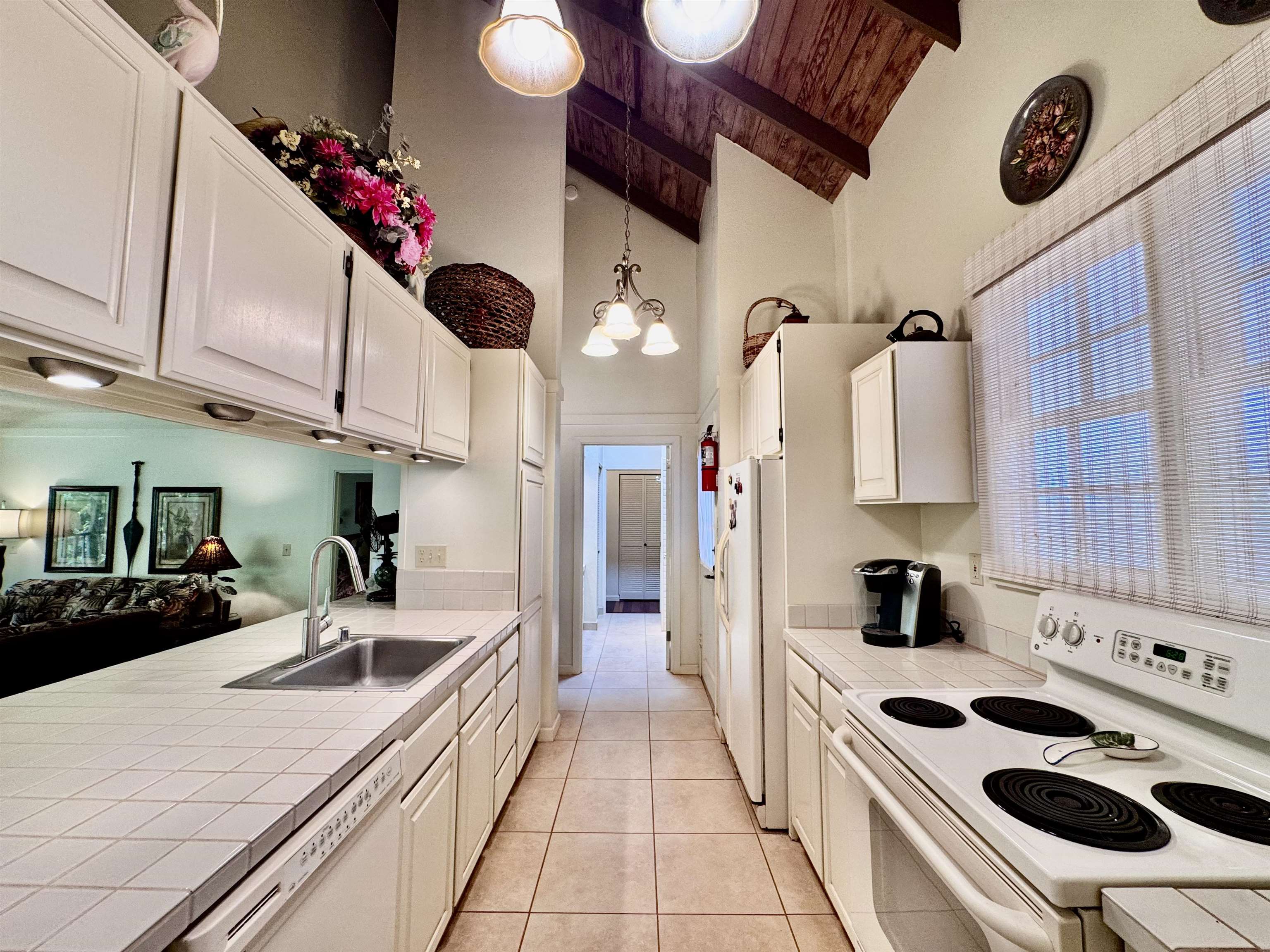 100 Lio Pl Property Photo 5