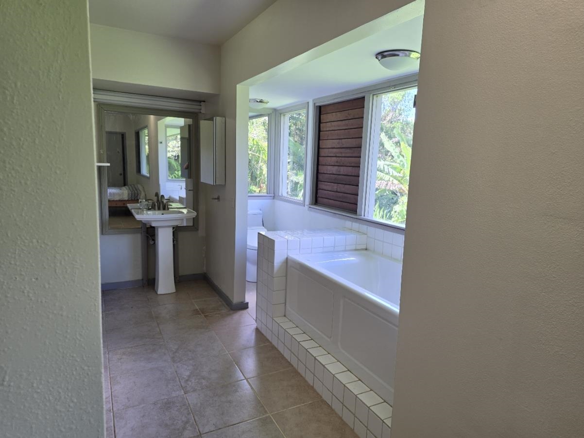1063 Kauhikoa Rd Property Photo 15