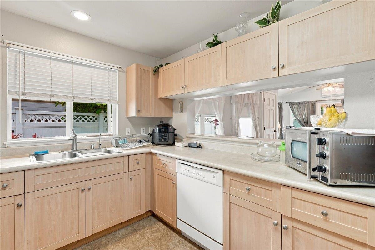 679 Meakanu Ln Property Photo 8