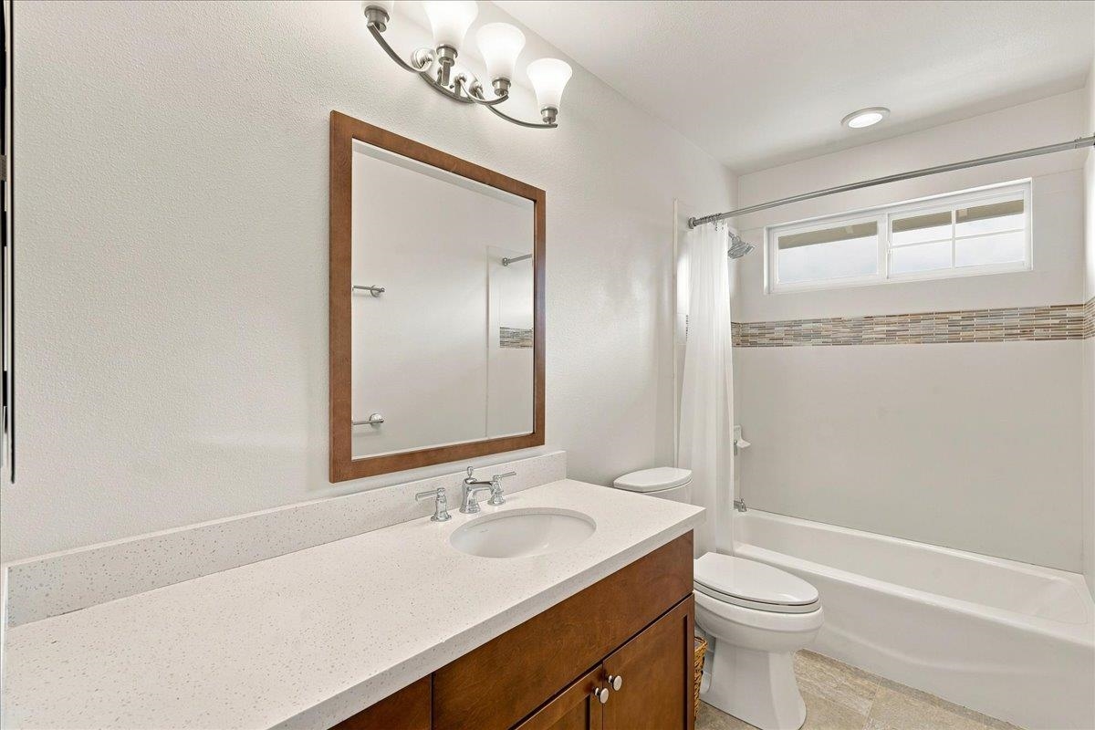 589 Hoe Kawele Ln Property Photo 29